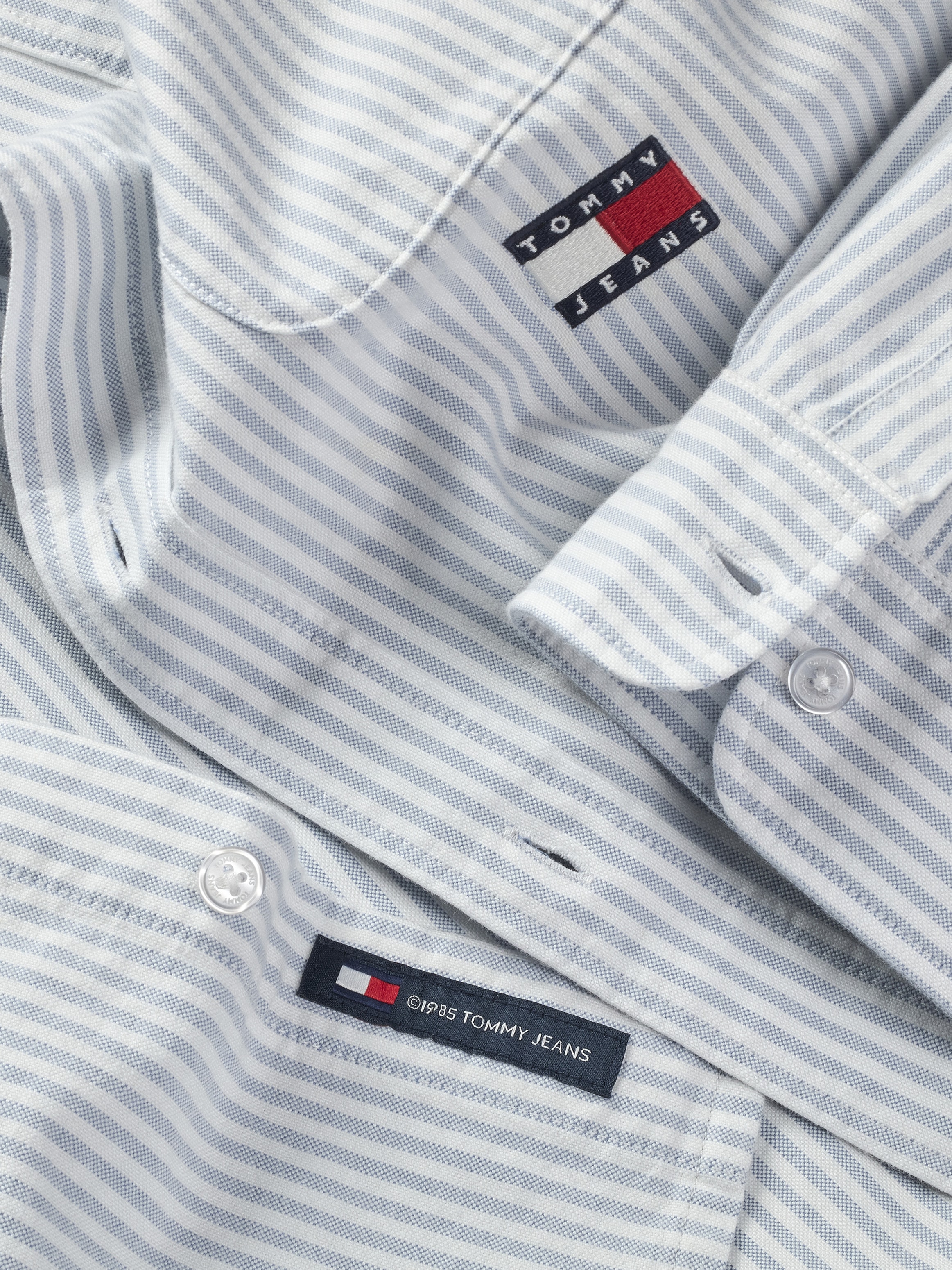 Tommy Jeans Langarmhemd »TJM STRIPE OXFORD SHIRT EXT«, mit Logostickerei