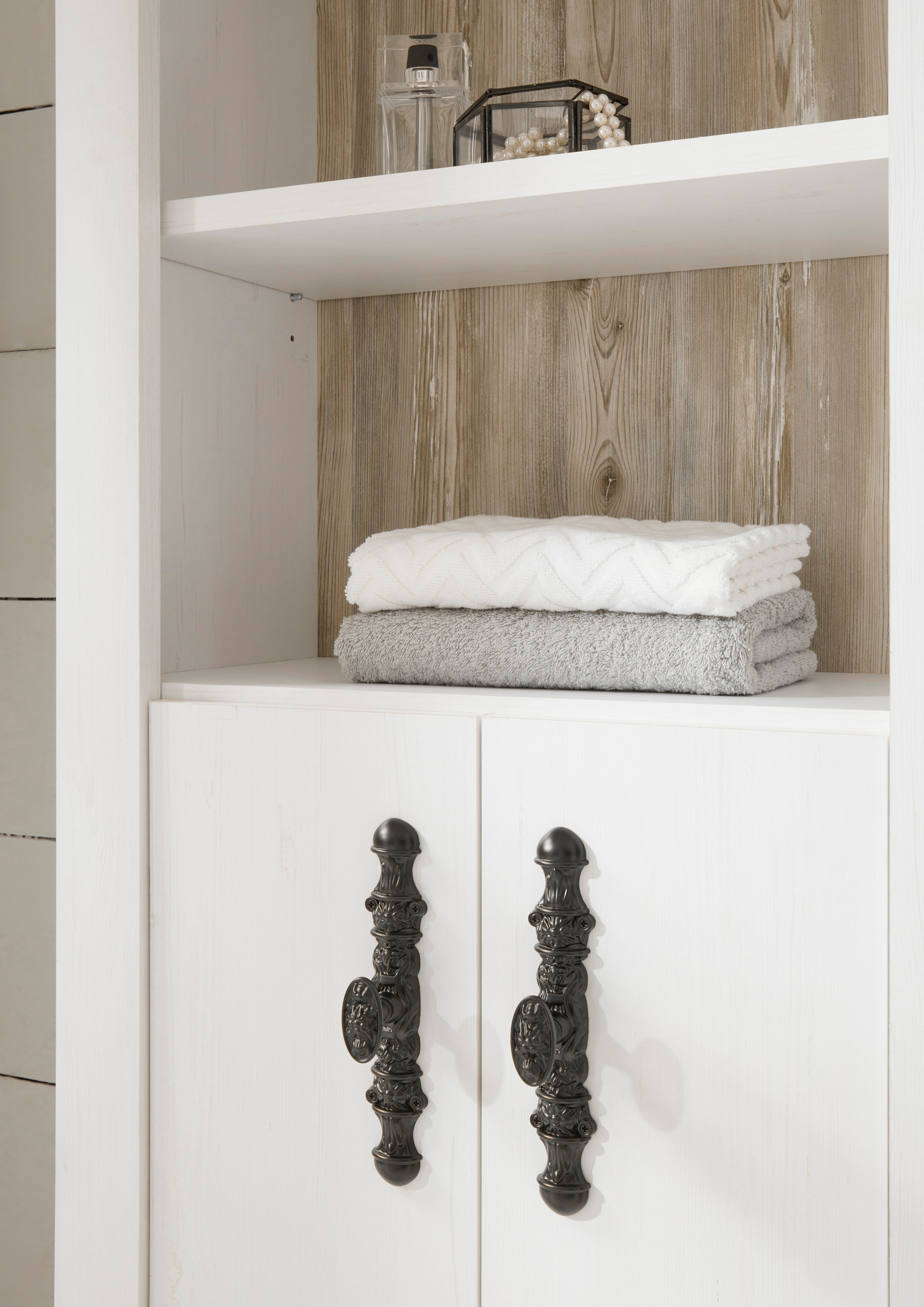 Home affaire Badmöbel-Set »Florenz, Bad im Landhausstil, 3-teiliges Badezimmer«, (3 St.), Waschbeckenunterschrank, Schrank und Spiegel, in Pinie Weiß, Stauraum