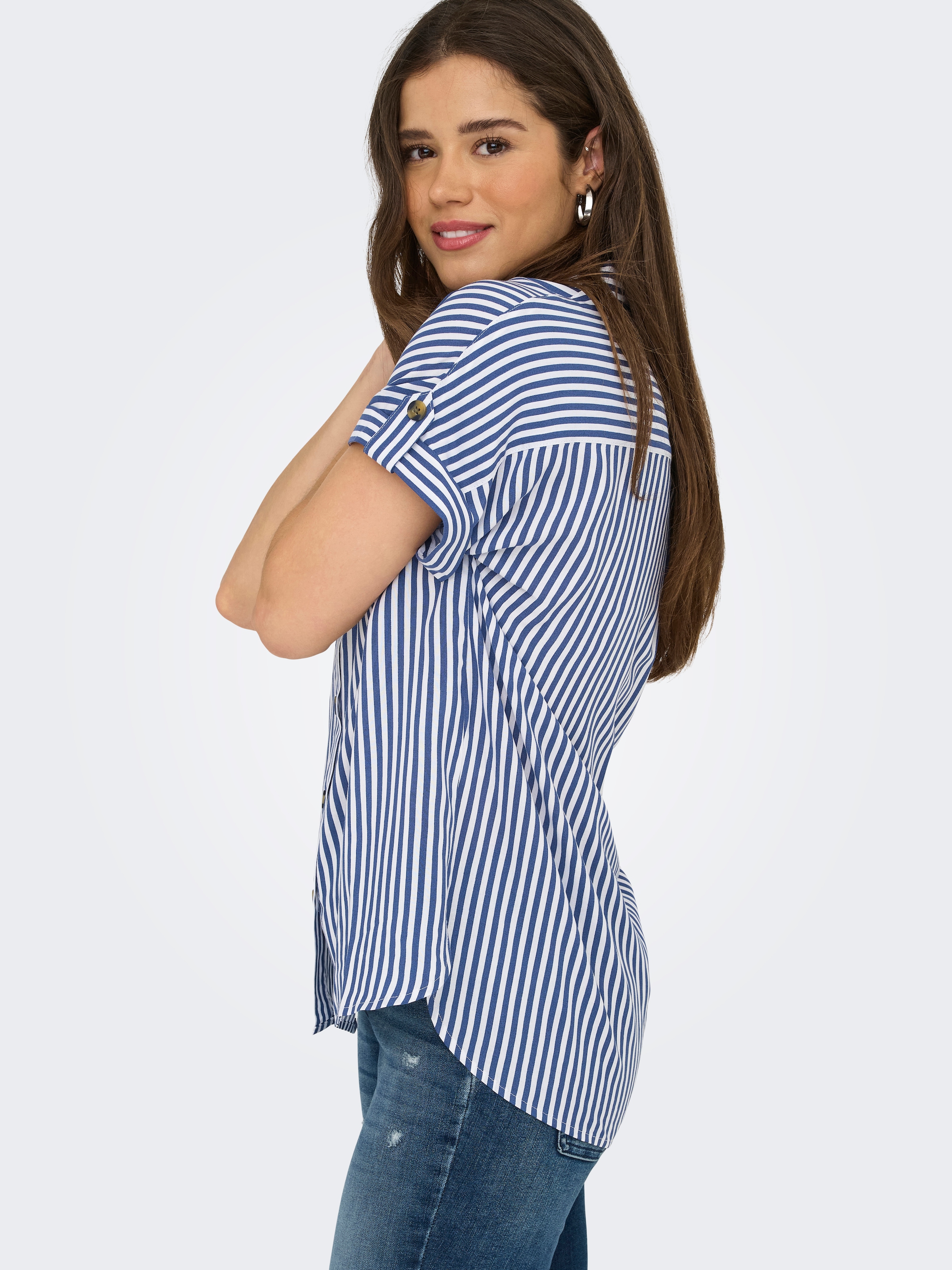 ONLY Kurzarmbluse »ONLYASMIN SHIRT S/S WVN NOOS« Viskose, hinten etwas länger geschnitten