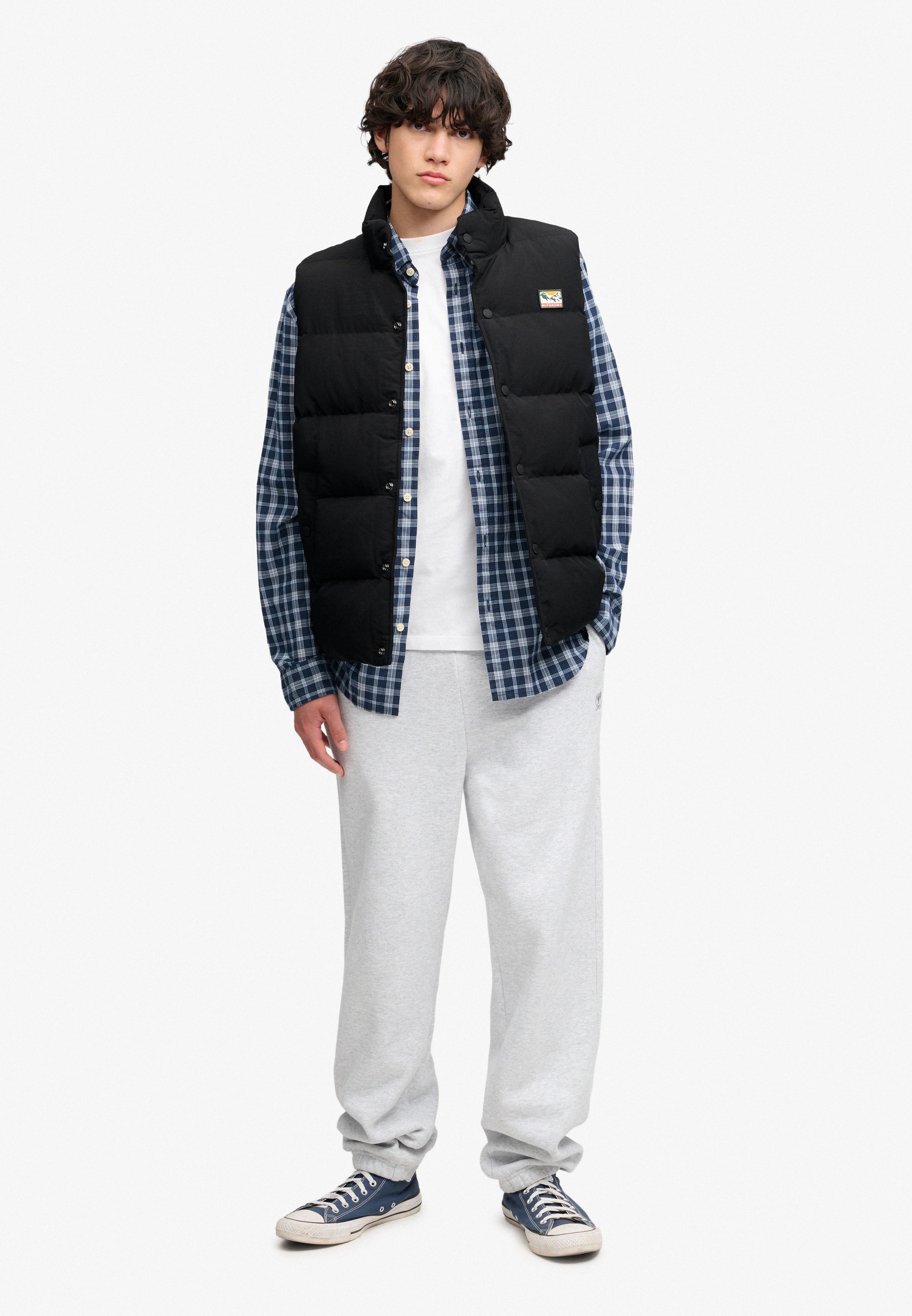 Superdry Steppweste »NON HOOD SHORT EVEREST GILET« mit Obermaterial aus Nylon, Regular Fit, in normaler Länge