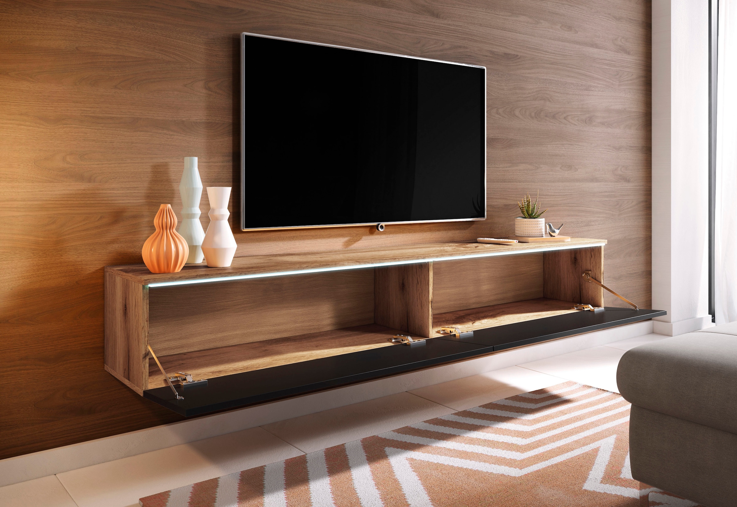 INOSIGN Lowboard »LOWBOARD VERA, wahlweise mit oder ohne Beleuchtung«, Modernes griffloses TV-Board, 180 cm TV-Schrank, stehend und hängend