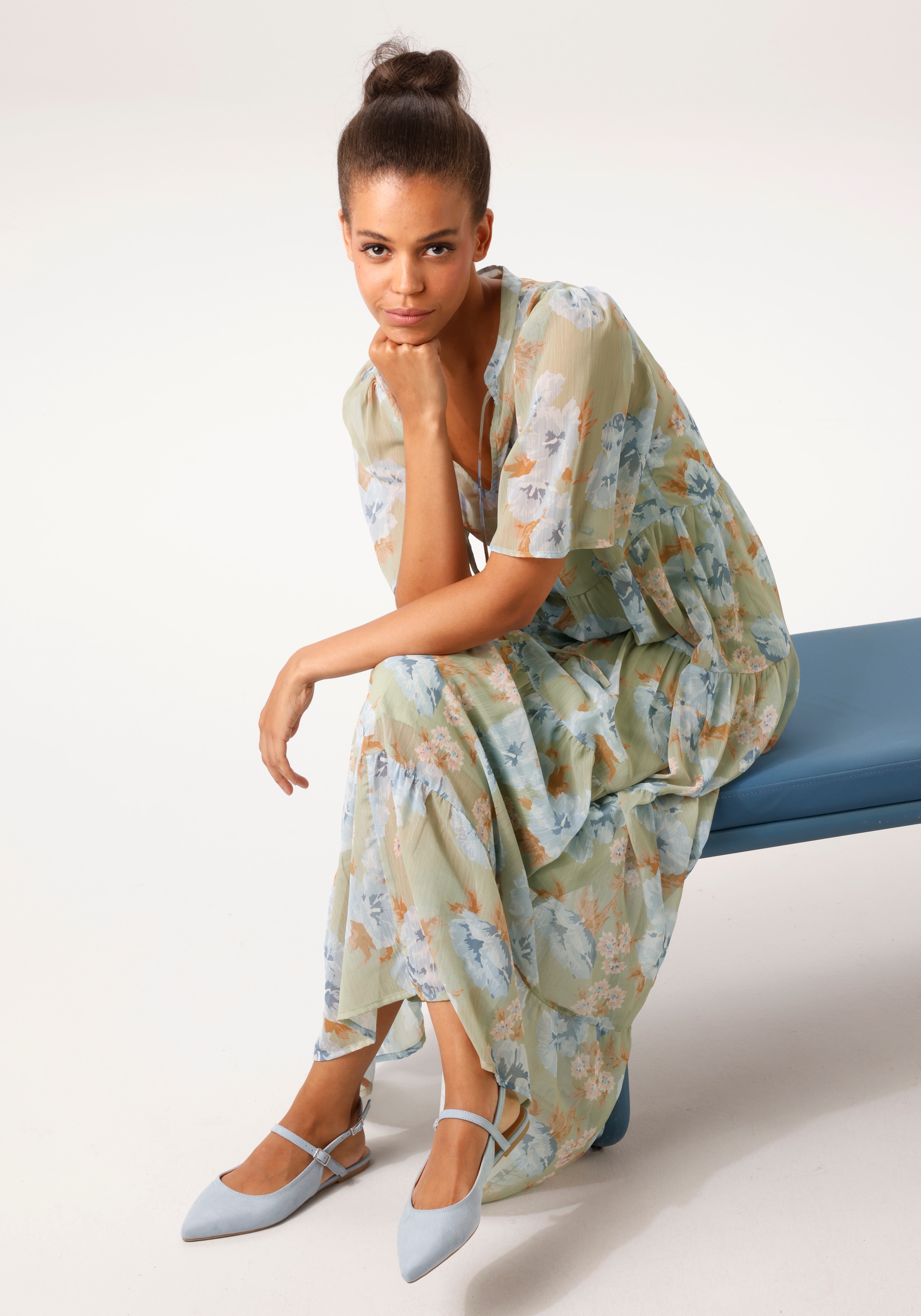 Aniston CASUAL Sommerkleid mit pastellfarbenen Blumendruck - NEUE KOLLEKTION