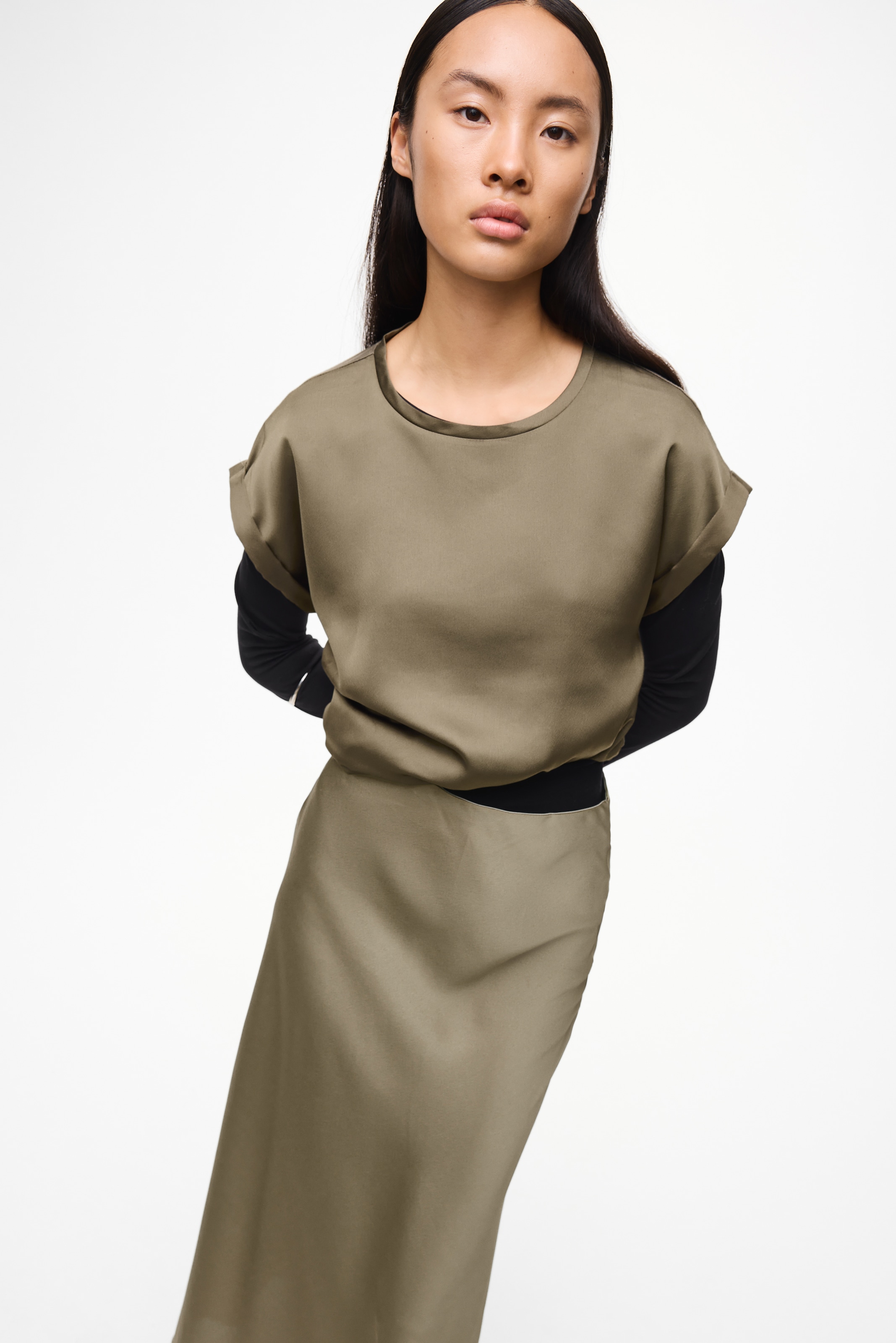 Vila Kurzarmshirt »VIELLETTE S/S SATIN TOP - NOOS«, Satin Optik