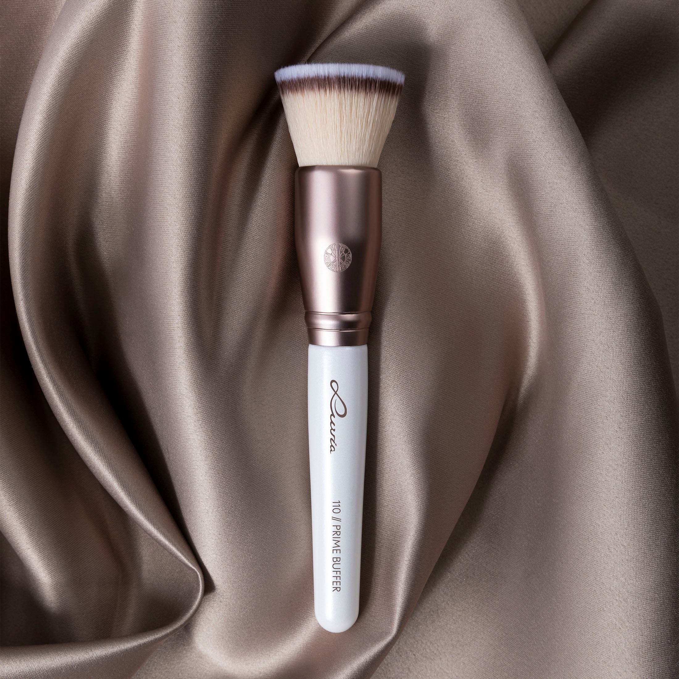 Luvia Cosmetics Foundationpinsel »Prime Buffer« Sanft, dichtes Pinselhaar, einfach zu reinigen, vegan.