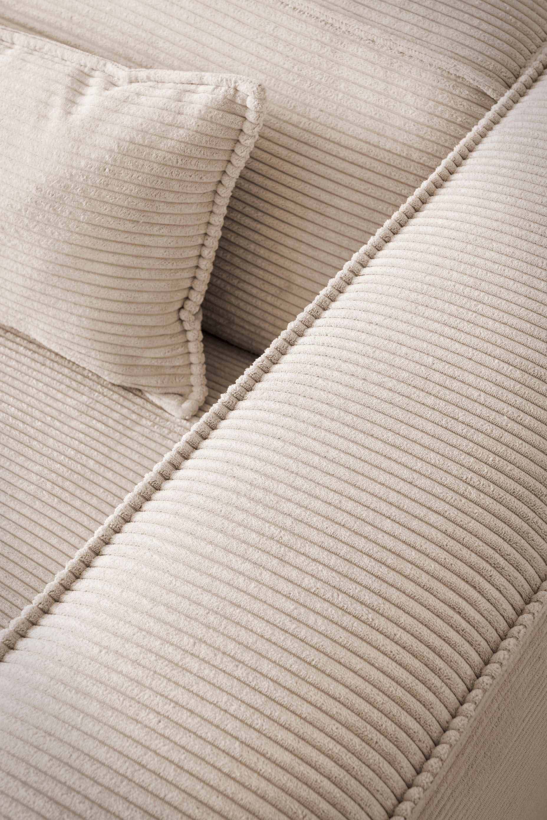 LeGer Home by Lena Gercke Ecksofa »PIARA XXL, Big-Sofa, Cord, Leinenoptik o. Strukturstoff, L-Form«, wahlweise Ottomane rechts/links, Kedernaht, extra tiefe Sitzfläche