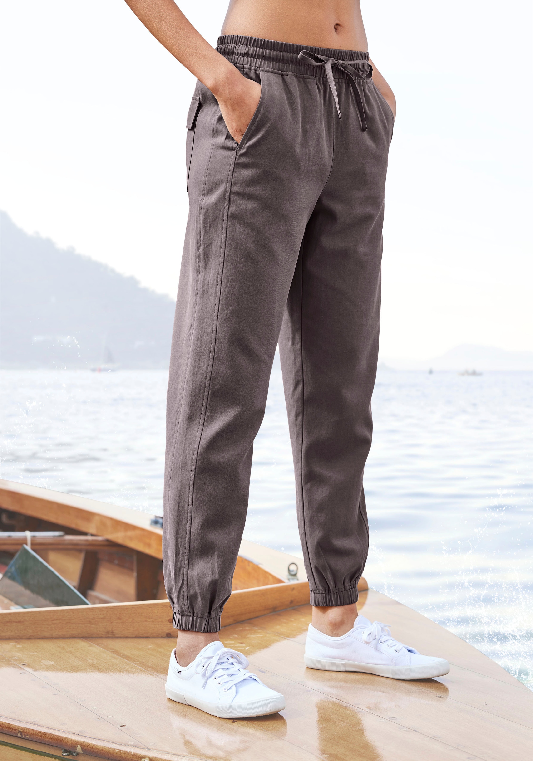 LASCANA Schlupfhose, aus Webware, leichte Stoffhose mit Taschen