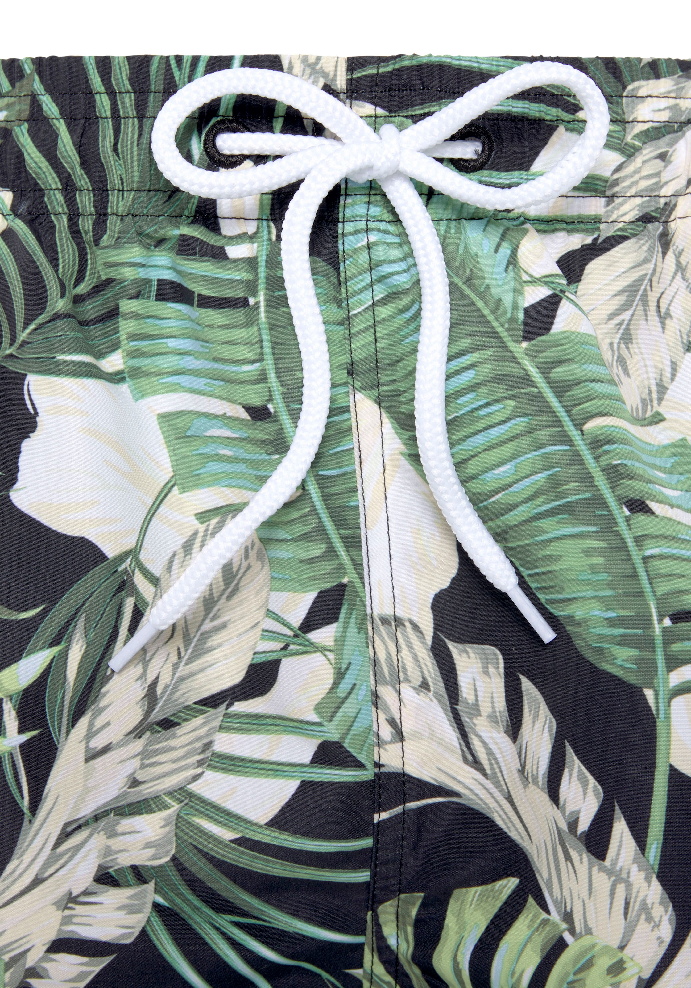 s.Oliver Badeshorts »Land«, im tropischen-Design