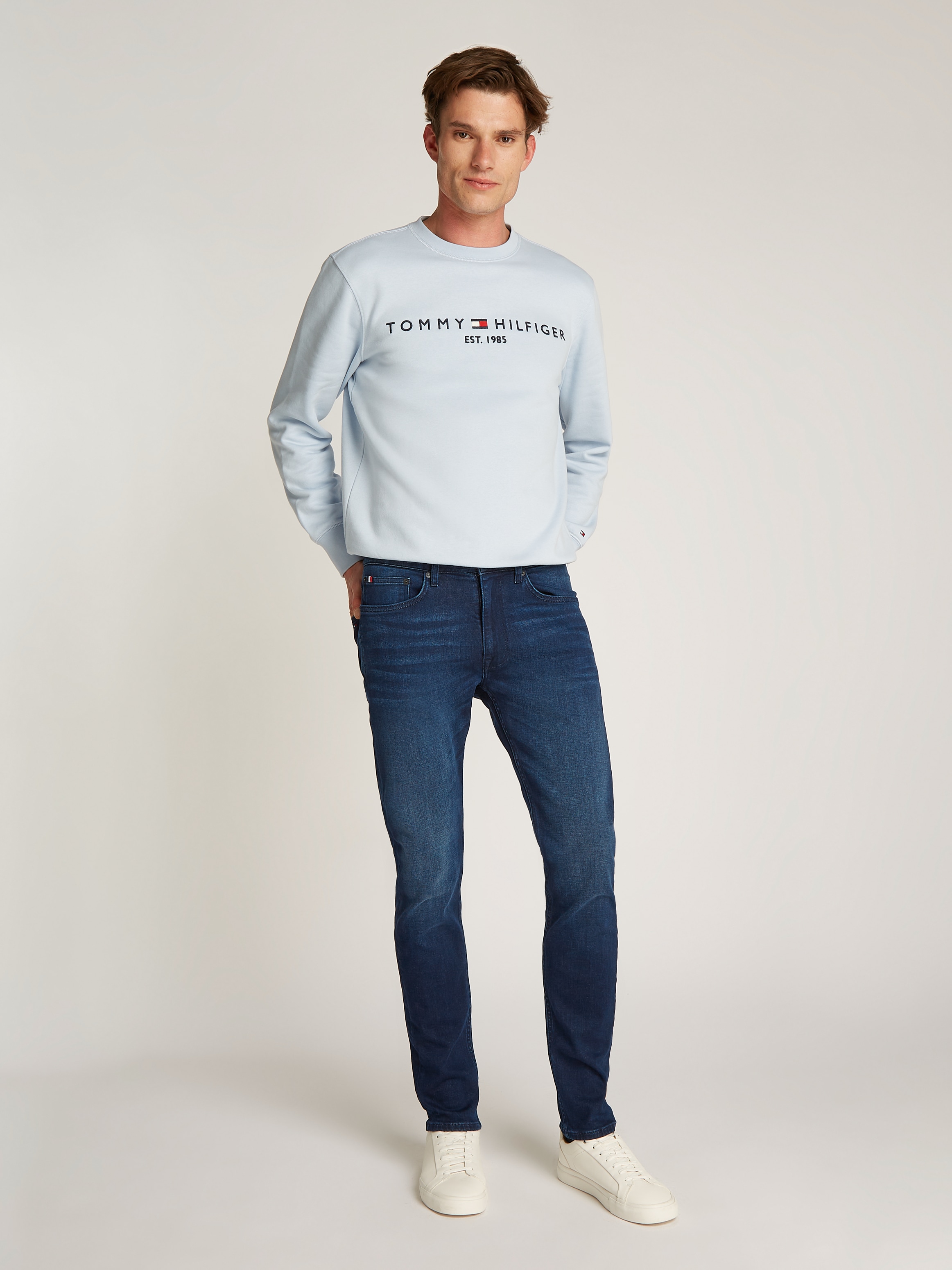 Tommy Hilfiger Slim-fit-Jeans »CORE BLEECKER«, mit dezenter Waschung