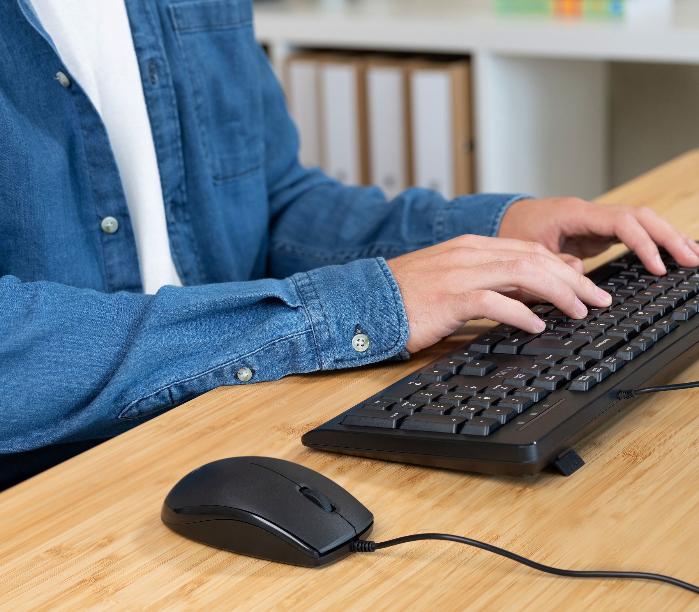 Trust PC-Tastatur »TKM-250« (USB-Anschluss | Windows-Sperrtaste | Ziffernblock)