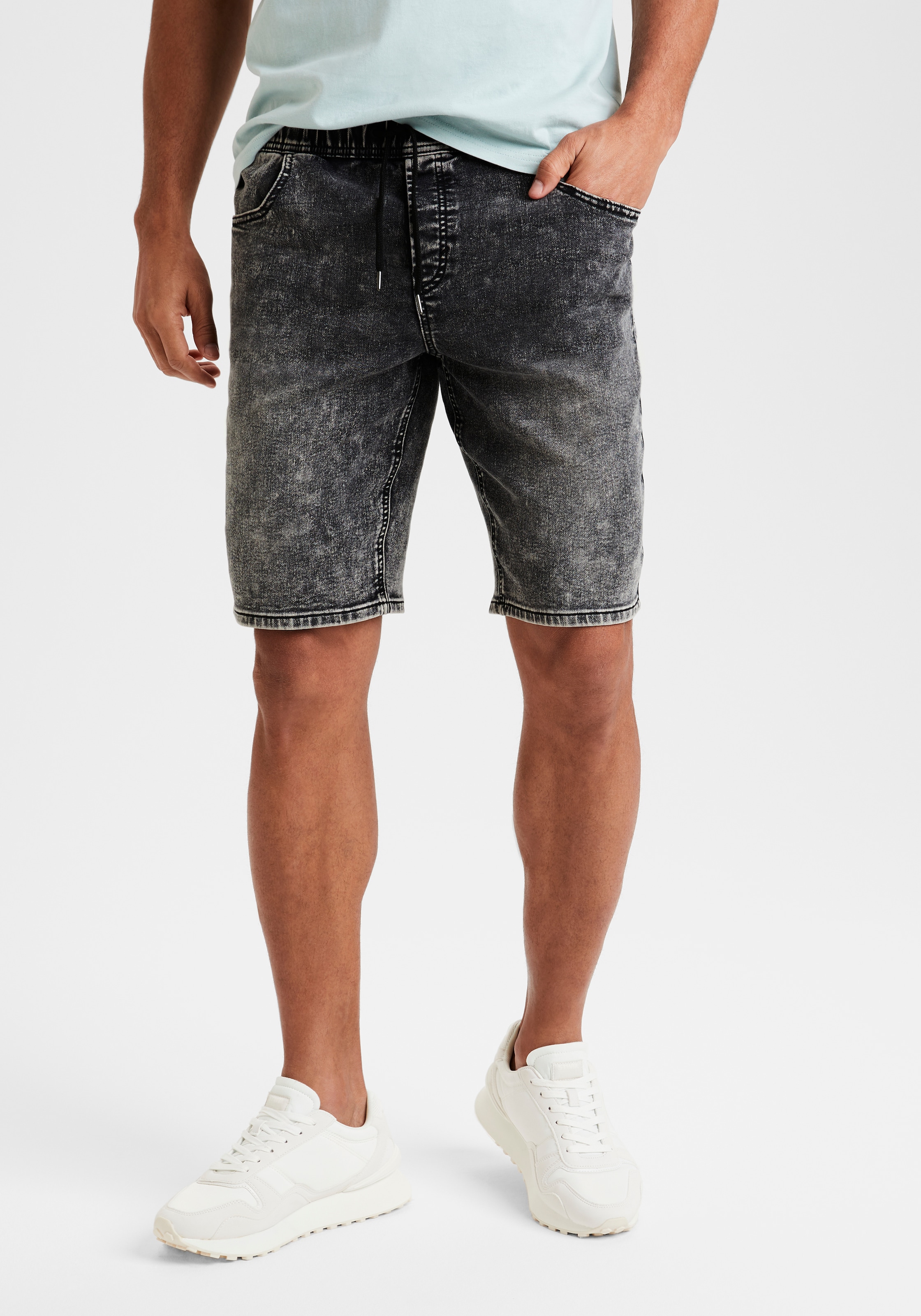 Buffalo Jeansshorts, knielang, elastische Schlupf-Bermuda, kurze Hose in moonwashed