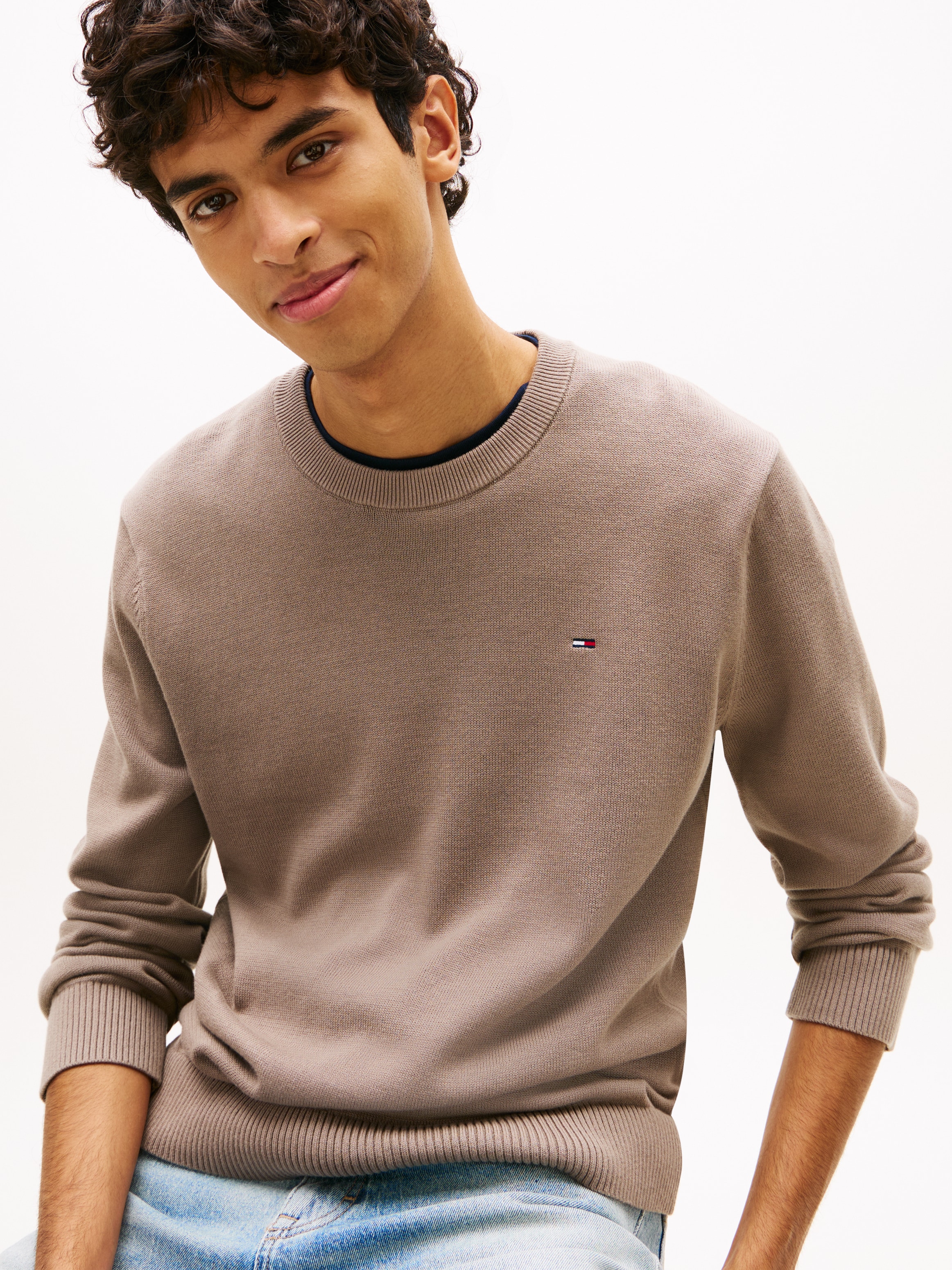 Tommy Jeans Strickpullover »TJM SLIM FIT LIGHT SWEATER« Slim fit mit Rundhalsausschnitt