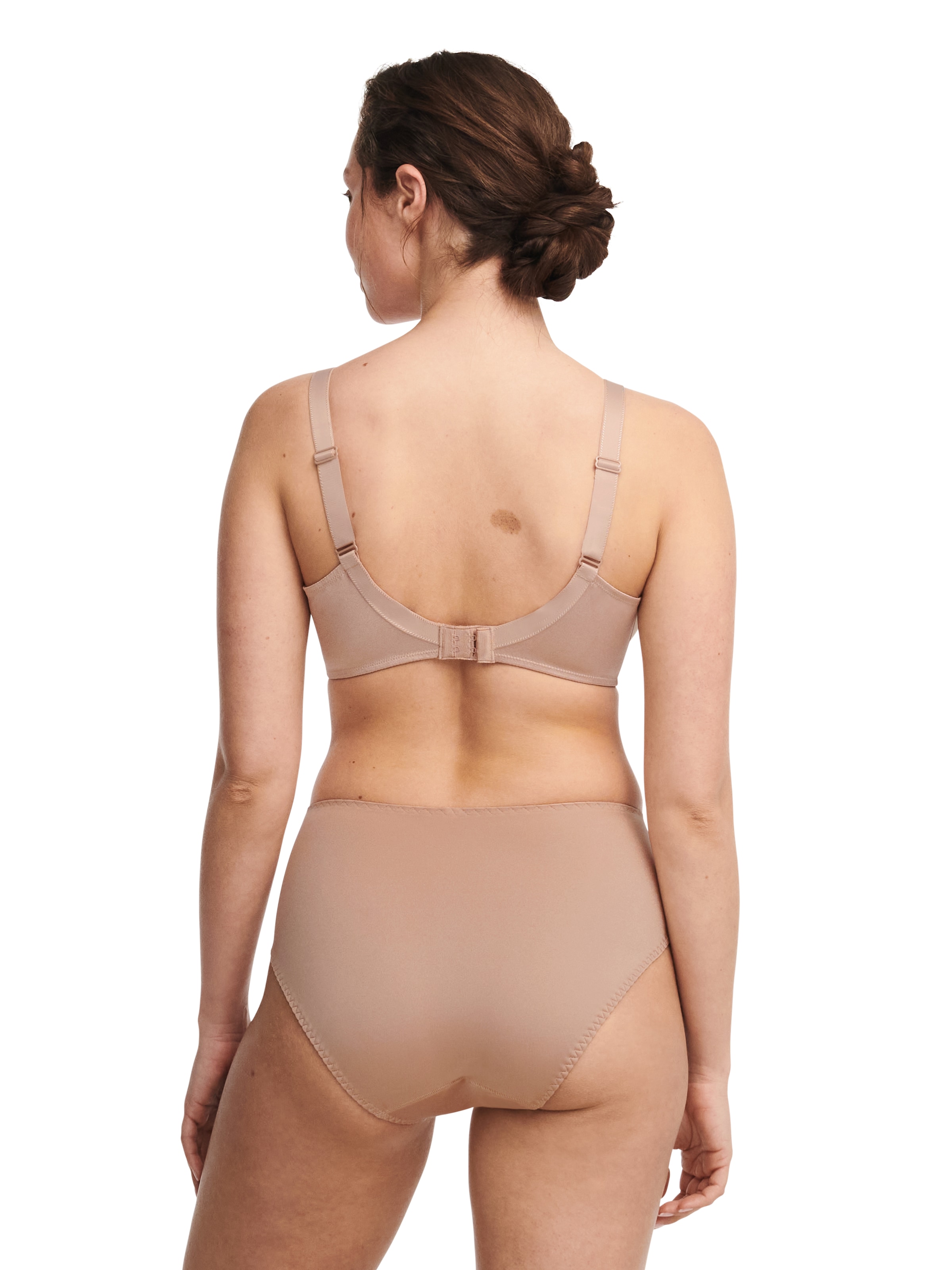 Chantelle Bügel-BH »HEDONA« blickdichtes Gewebe, Guipure Spitze, leichter Minimizer-Effekt