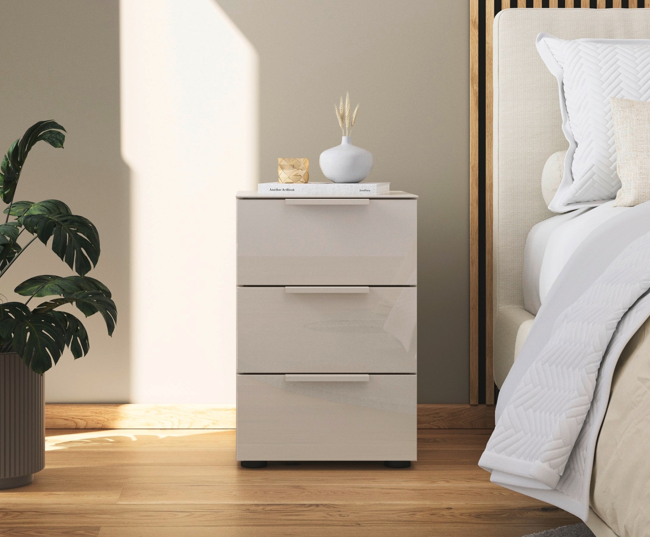 rauch Nachtkommode »Nachttisch Nachtschrank Nachtkonsole FLIPP mit Glasfront« Breite 40 cm,  mit 3 Schubladen und Soft-Close-Funktion, Oberboden und Front Glas