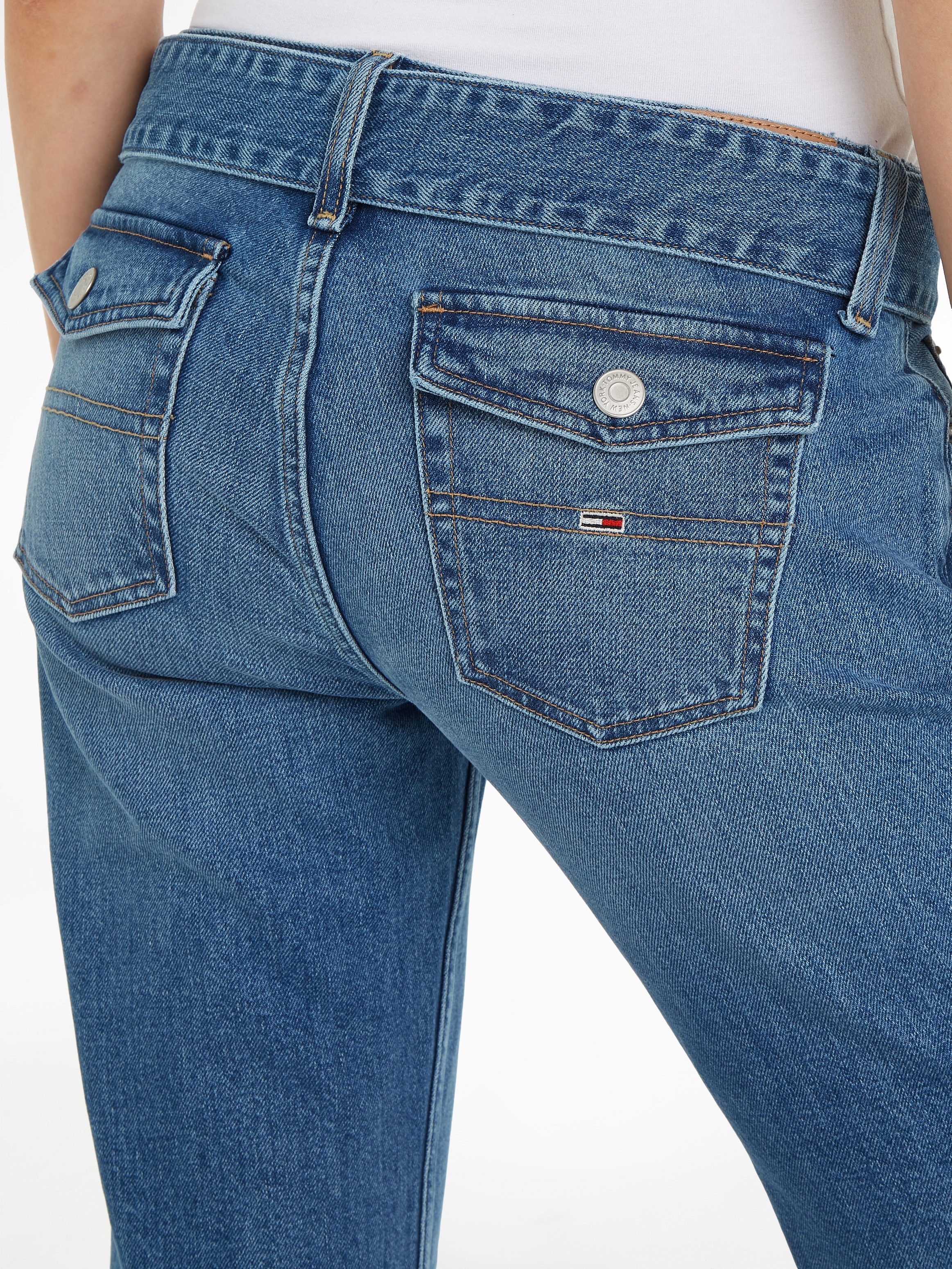 Tommy Jeans Schlagjeans »LW FLR BELTED BH7136«, mit Gürtel aus Denim