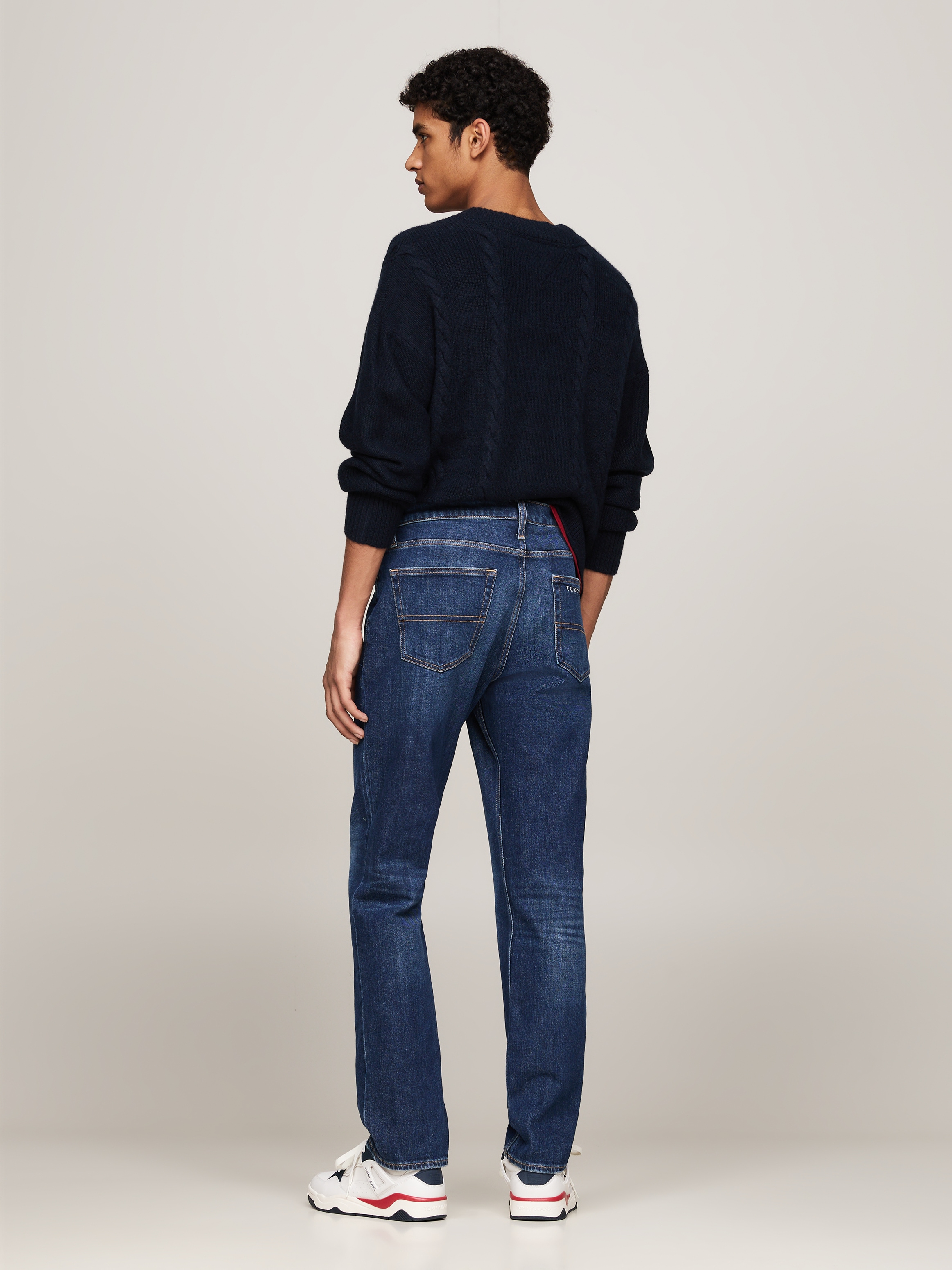 Tommy Jeans Slim-fit-Jeans »RYAN SLIM STRAIGHT«, mit Logoprägung