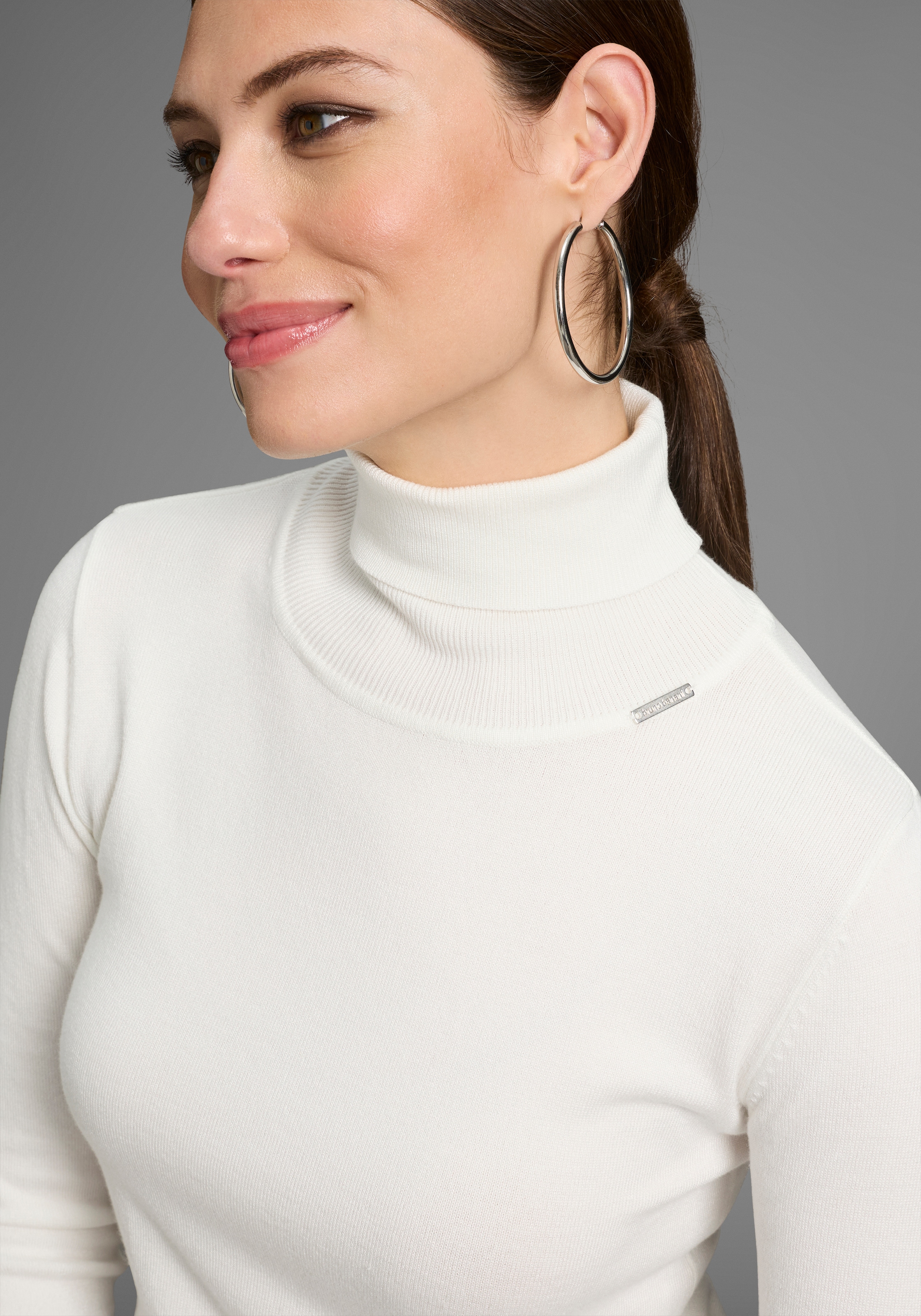 Bruno Banani Rollkragenpullover, mit Metalllogo