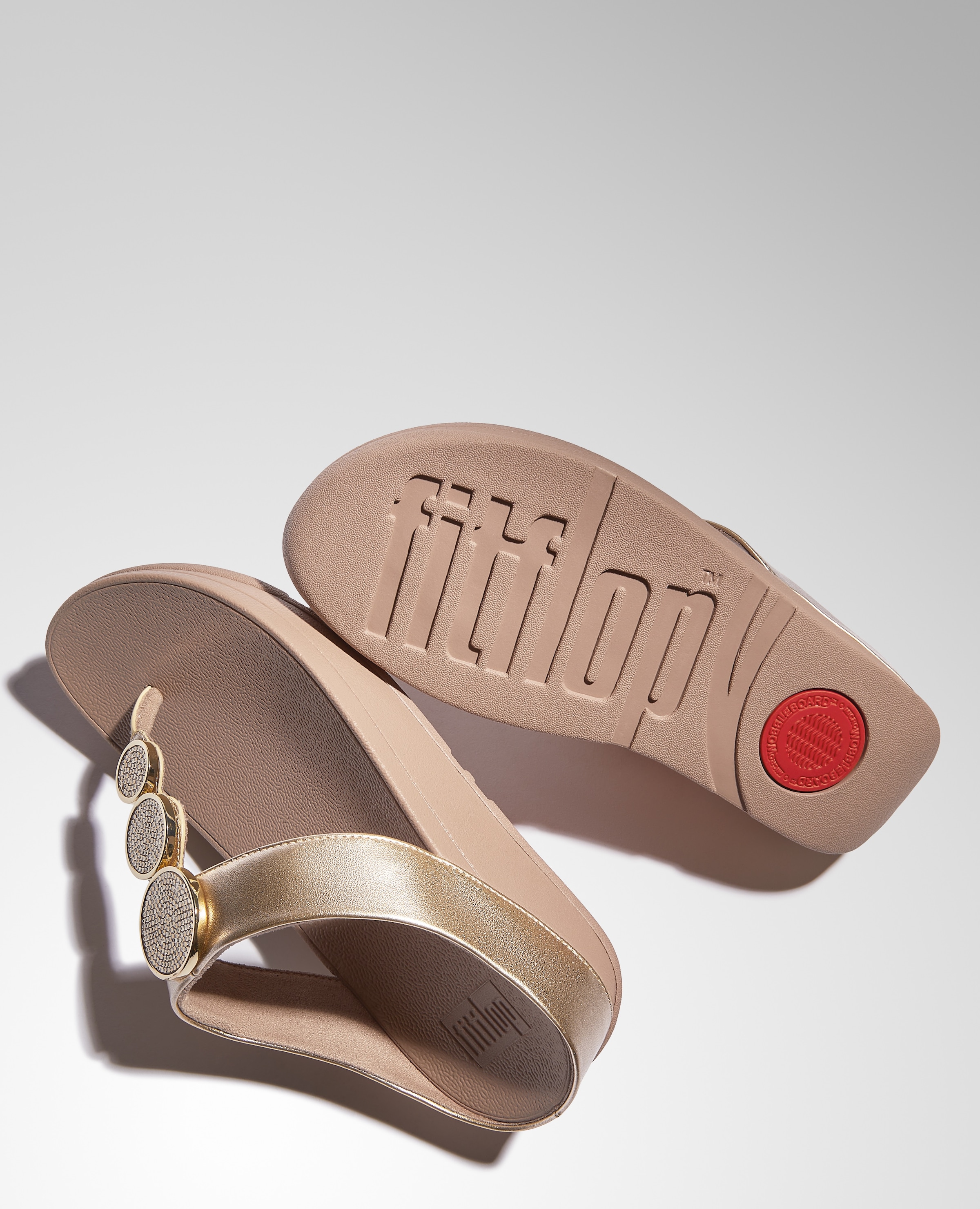 Fitflop Dianette »HALO BEAD-CIRCLE METALLIC TOE-POST SANDALS«, Pool Slides, Pantolette mit dämpfender Zwischensohlentechnologie