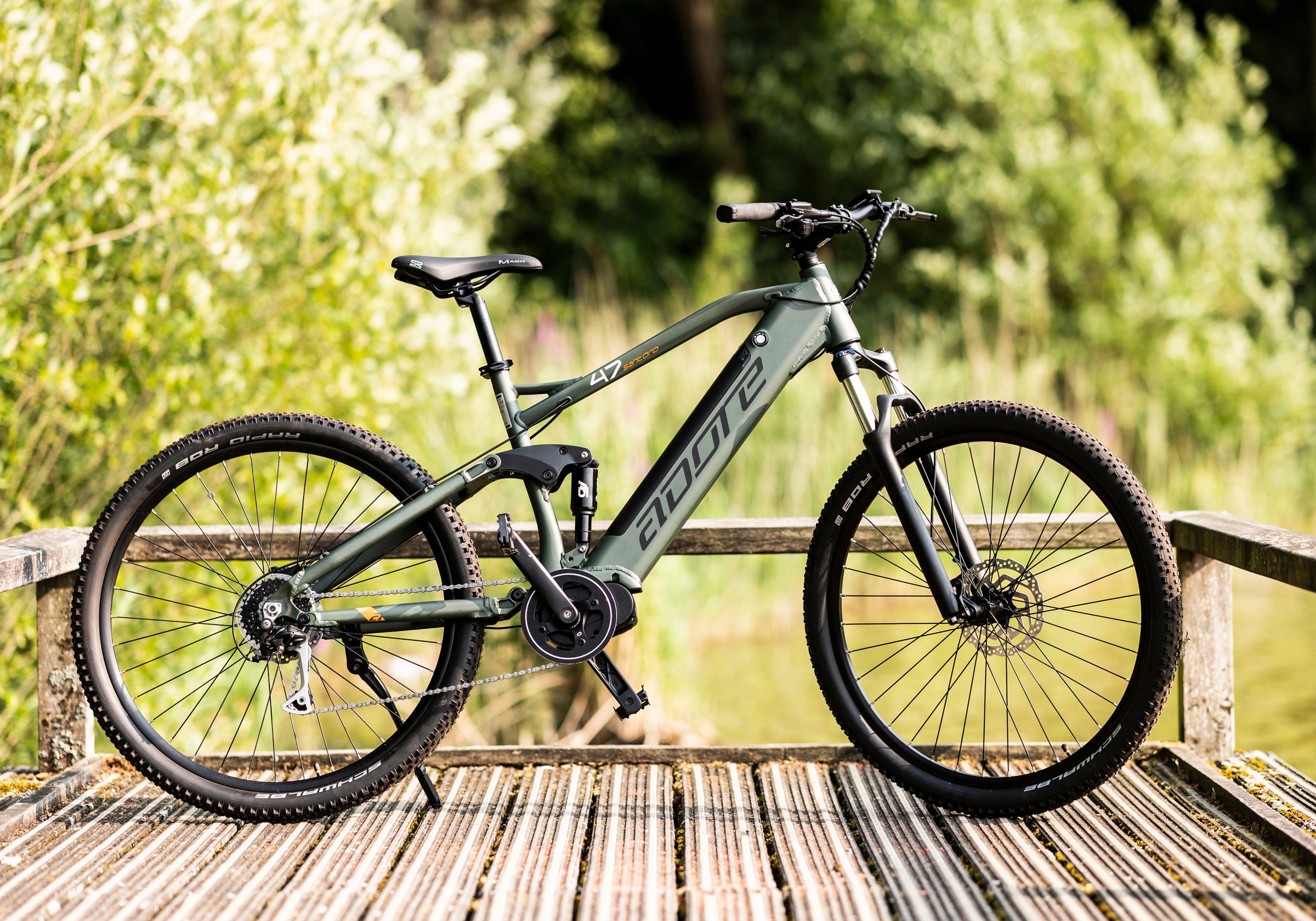 Adore E-Bike »Santoro«, 9 Gang, Shimano, ALIVIO Shadow Design, Mittelmotor 250 W, Pedelec, Elektrofahrrad für Damen u. Herren, MTB