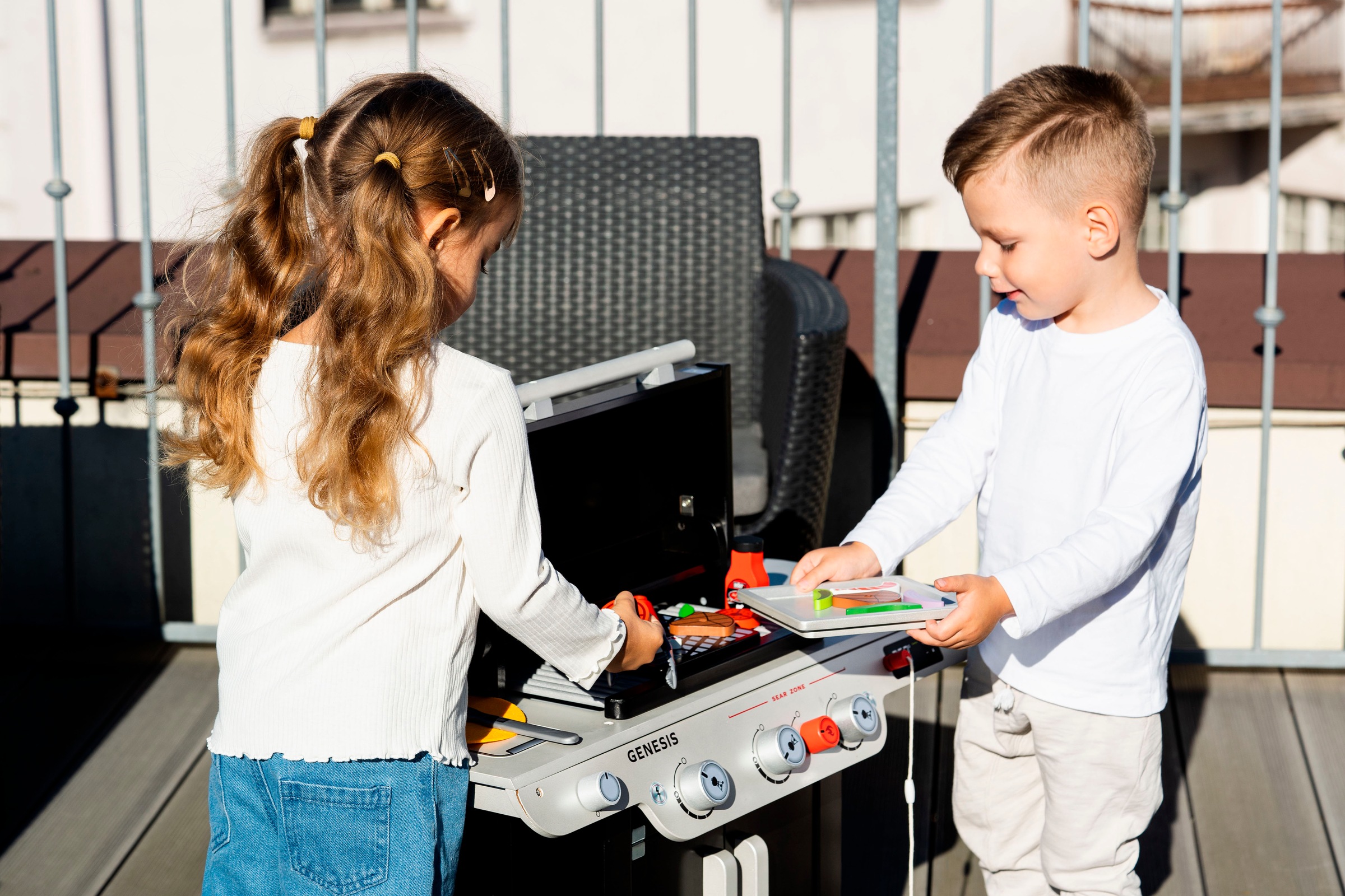 Klein Kinder-Grill »Weber, Genesis«, FSC®- schützt Wald - weltweit