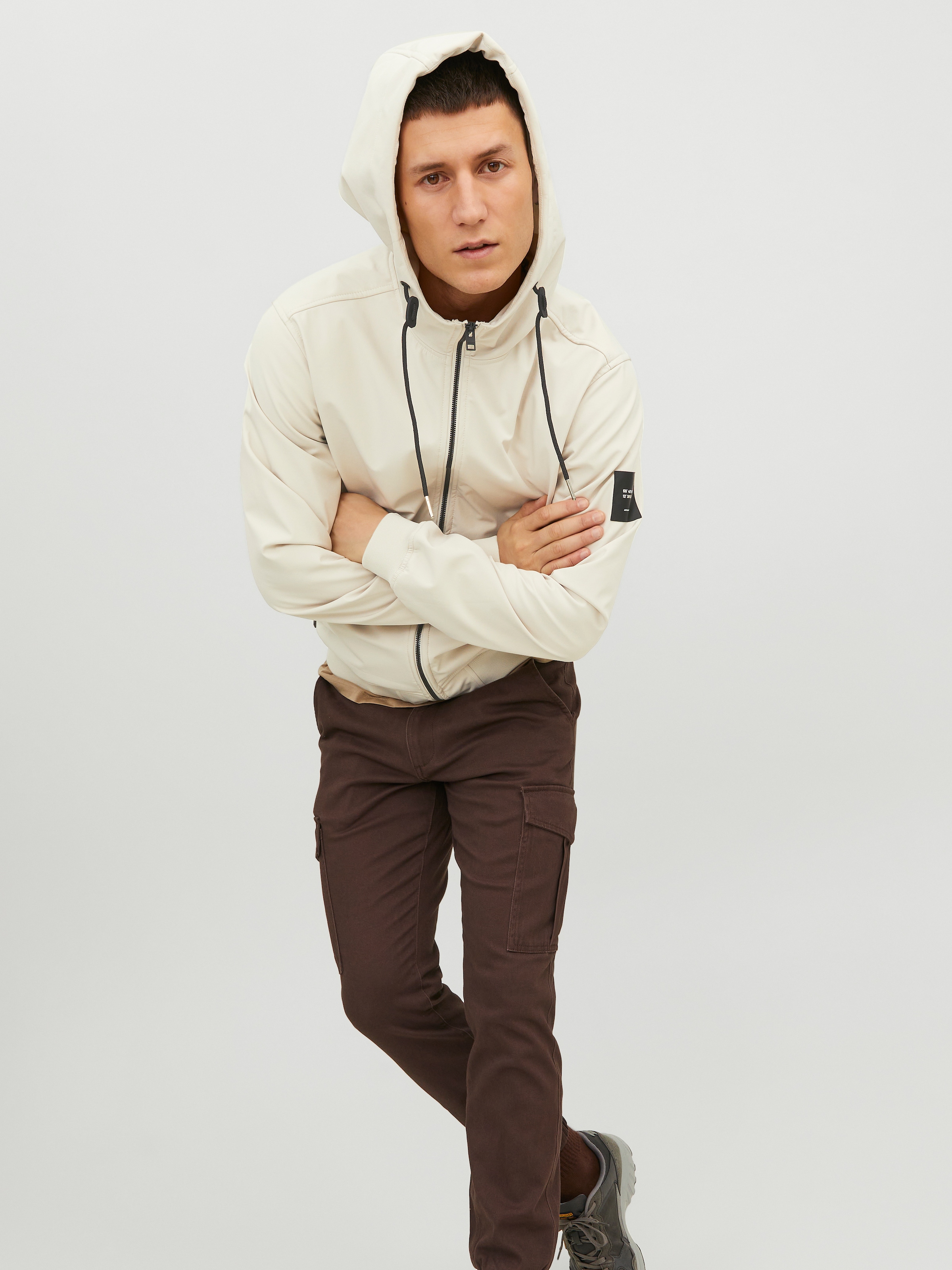 Jack & Jones Softshelljacke »JJEBASIC mit wasserabweisender Funktion« mit Kapuze Kunstfaser, regular fit