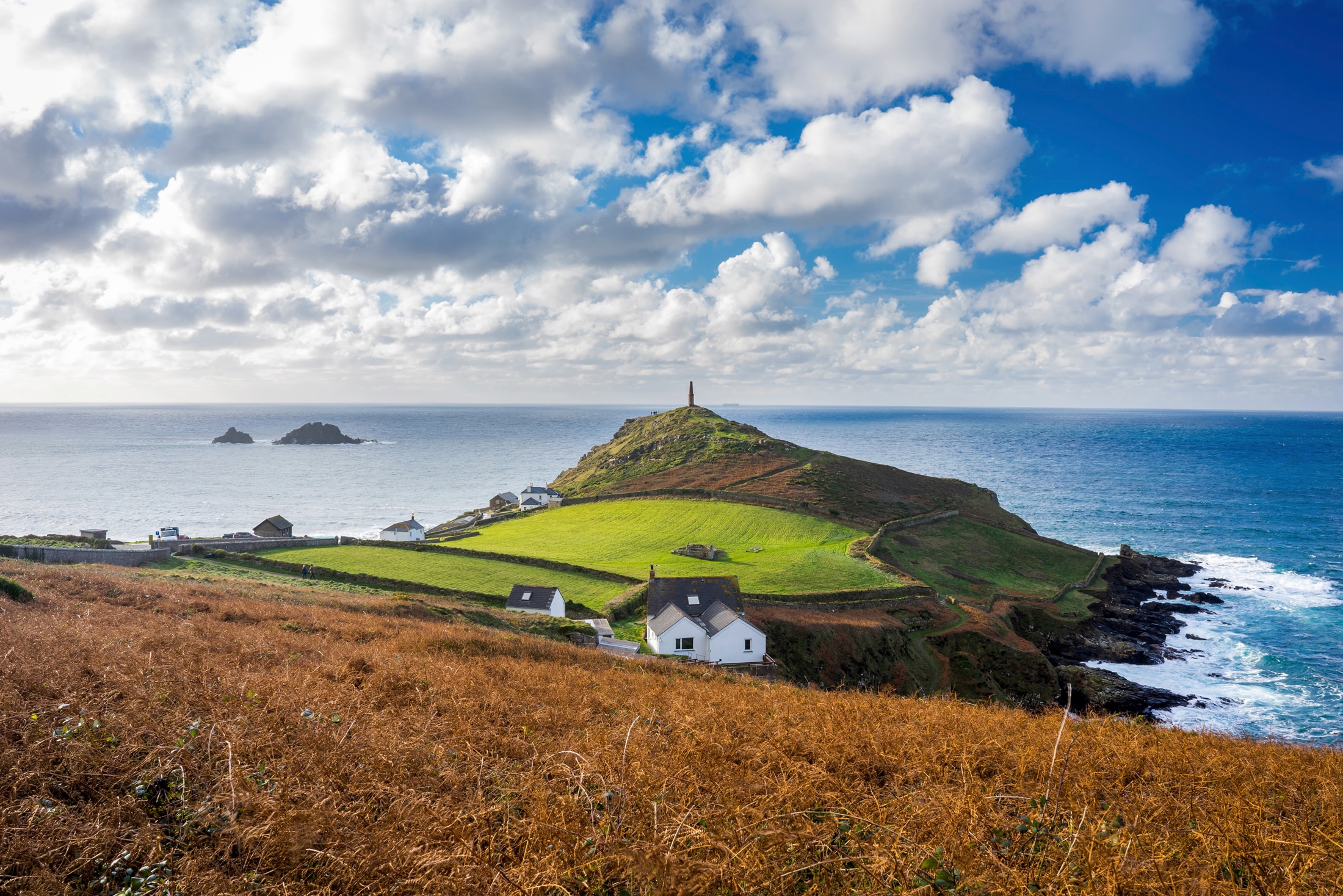 Papermoon Fototapete »LEUCHTTURM-KAP CORNWALL WIESE MEER OZEAN KÜSTE STRAND günstig online kaufen