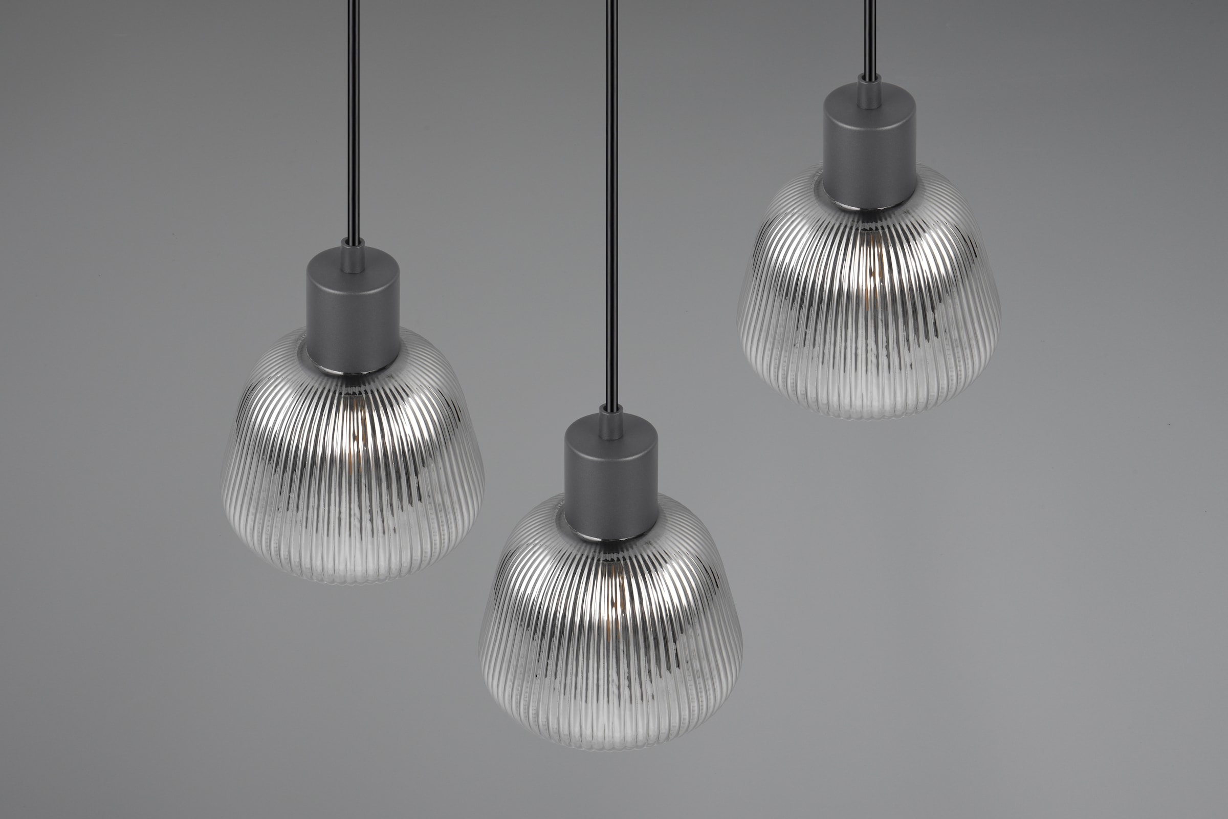 TRIO Leuchten Pendelleuchte »TARIFA, 3-flammige Hängeleuchte exkl 3xE27 max 25W, Glas Hängelampe«, 3 flammig, Leuchtmittel E27 | Leuchtmittel wechselbar, höhenverstellbar max 150cm Glas in Riffeloptik und leicht verspiegelt
