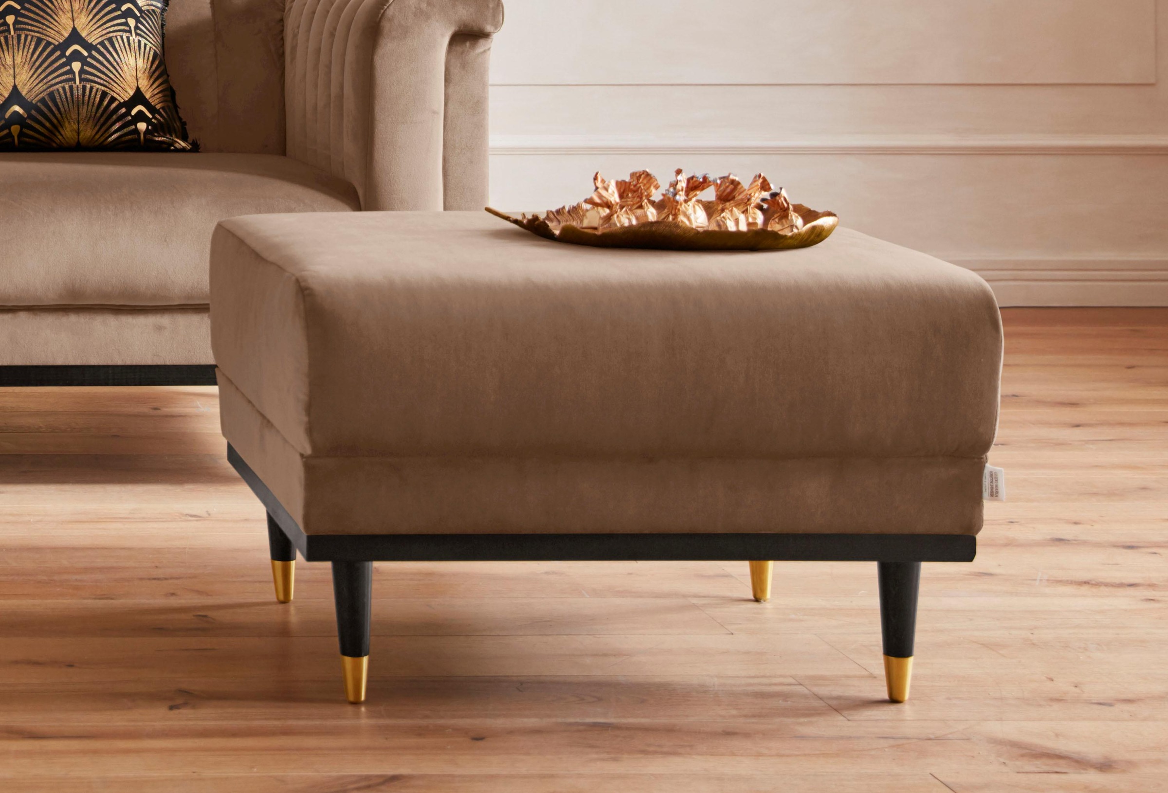 Guido Maria Kretschmer Home&Living Hocker »Chamby«, mit Holzrahmen unten