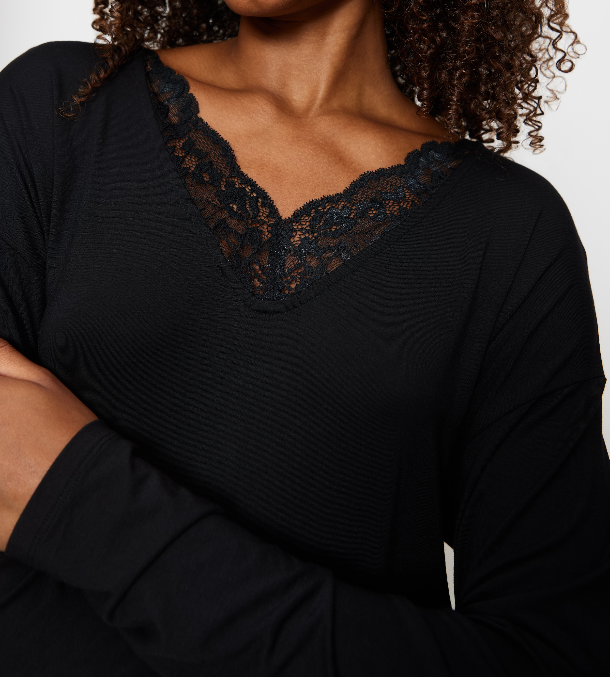 Triumph Nachthemd »Timeless Sensuality NDK LSL« Ohne Taschen atumgsaktiv und weich