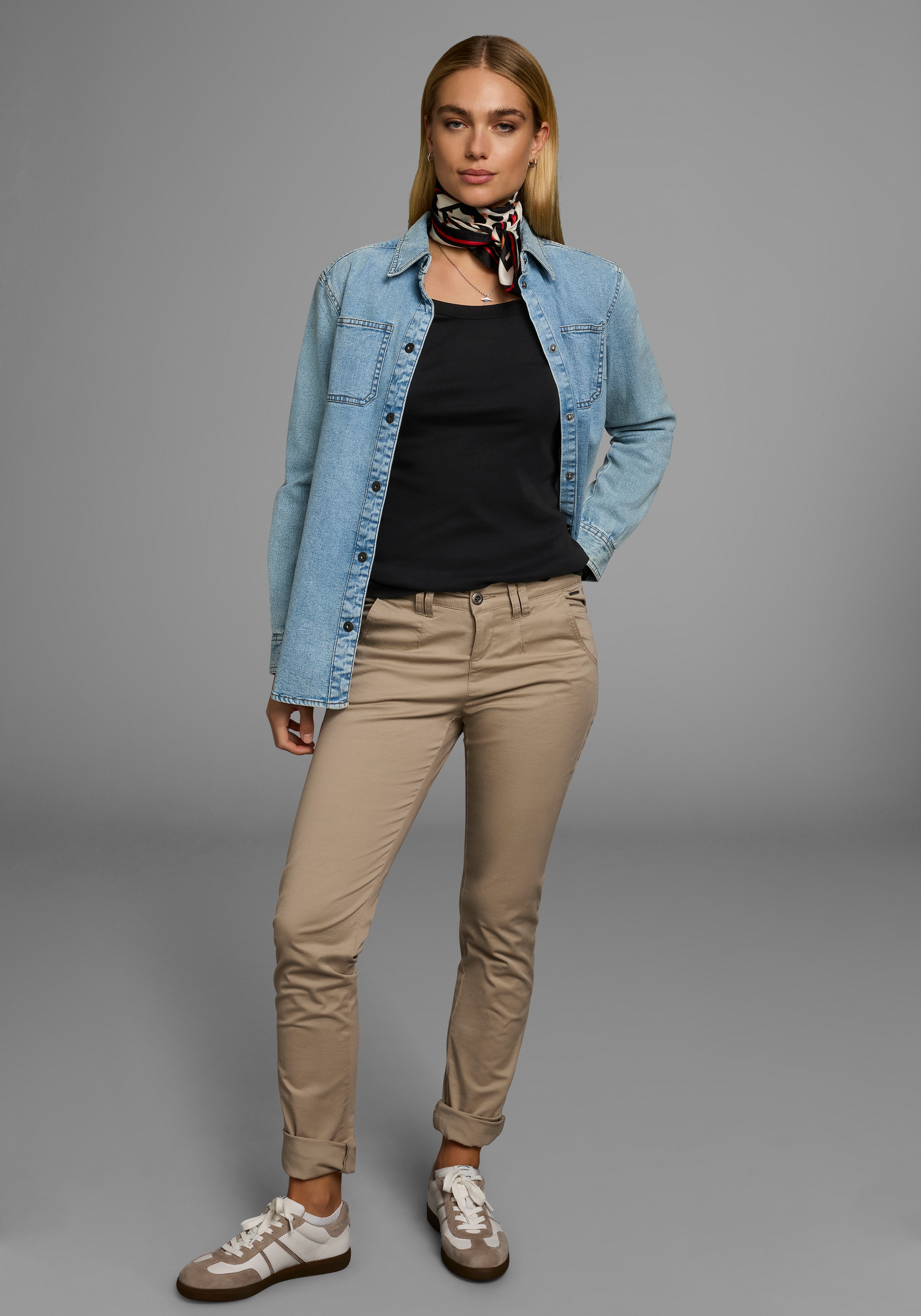 Flashlights Langarmshirt Langarm,  figurbetont,  unifarben,  Rundhalsausschnitt