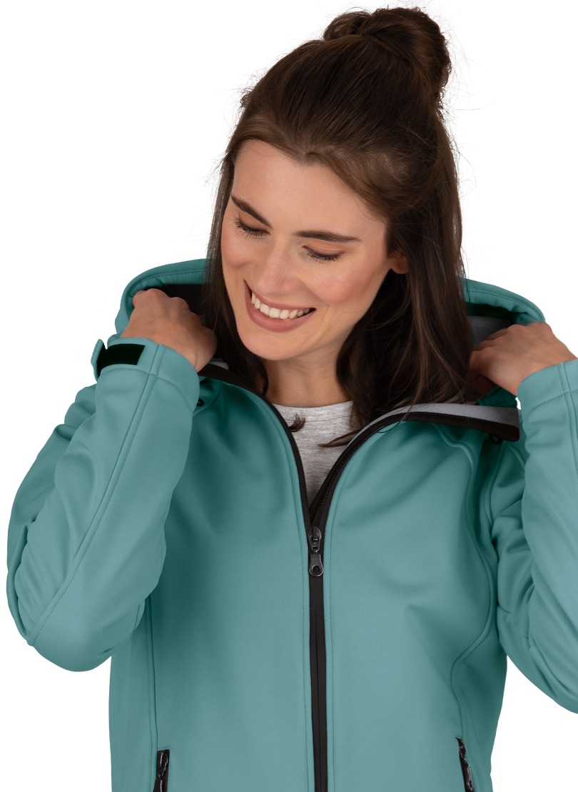 Trigema Softshelljacke »TRIGEMA Taillierte Softshell–Kapuzenjacke«, (1 St.)