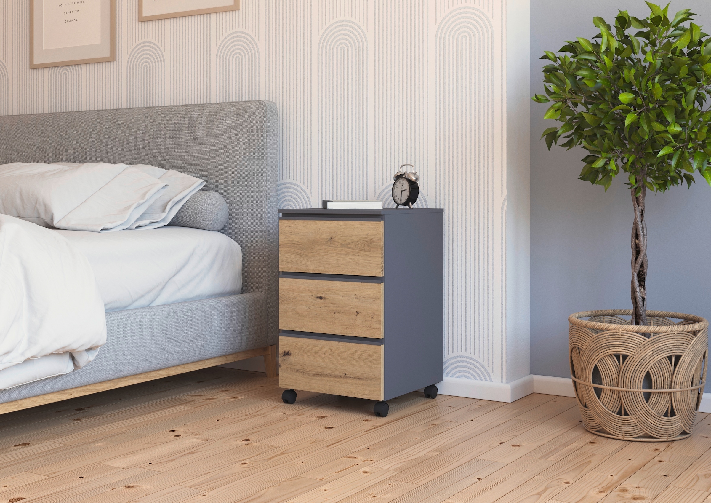 rauch Nachtkommode »Joel« Breite 40 cm,  drei geräumige Schubladen mit stabilen Rollen MADE IN GERMANY