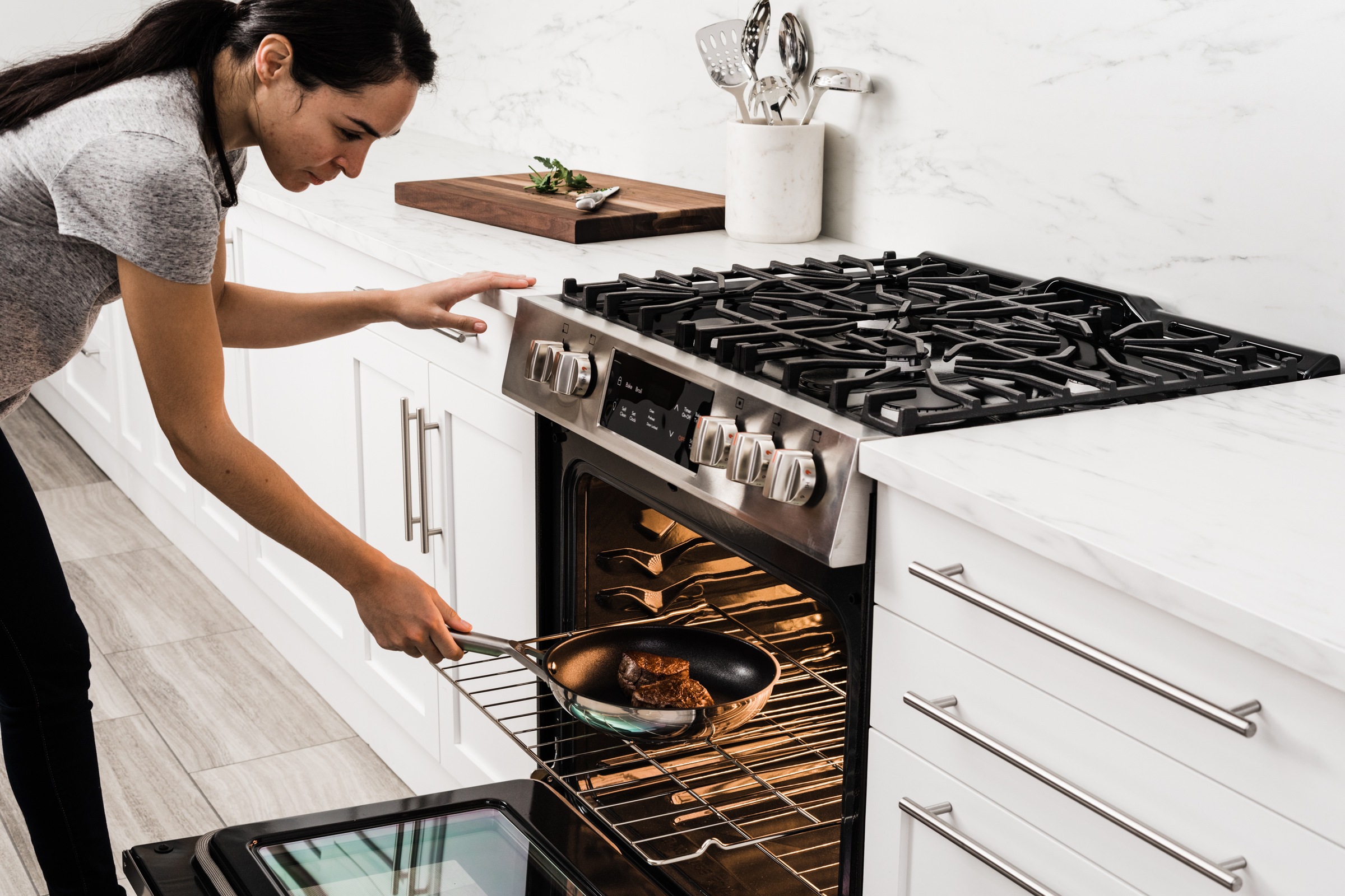 NINJA Bratpfanne »Ninja ZEROSTICK Edelstahl-Pfanne C600DE«, Edelstahl, (1 tlg.), Edelstahl mit Aluminiumbeschichtung für Braten bei hohen Temperaturen