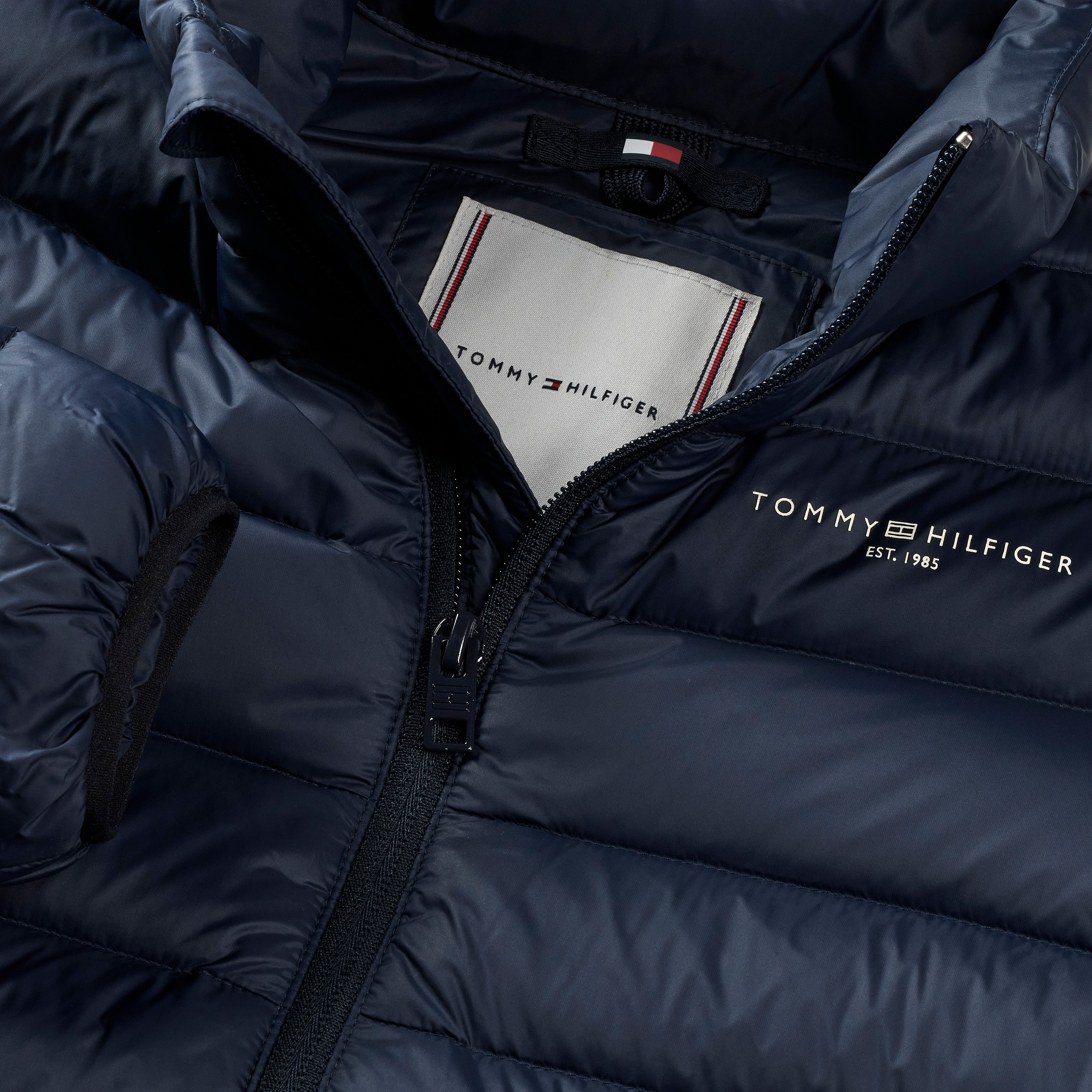 Tommy Hilfiger Steppjacke »ESSENTIAL LIGHT DOWN JACKET«, für Kinder bis 16 Jahre, Logodruck auf der Brust