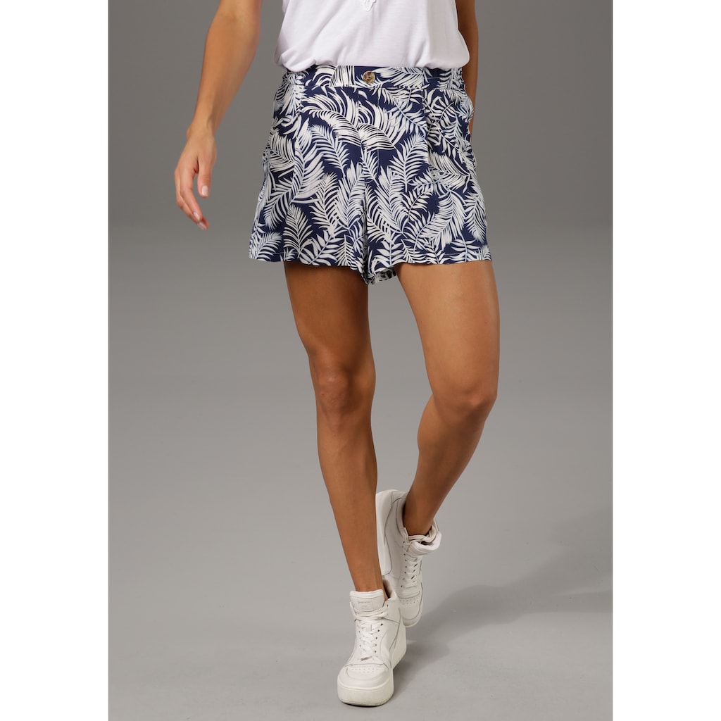 Aniston CASUAL Shorts, mit Blüten- oder Blätterdruck - schick sind beide