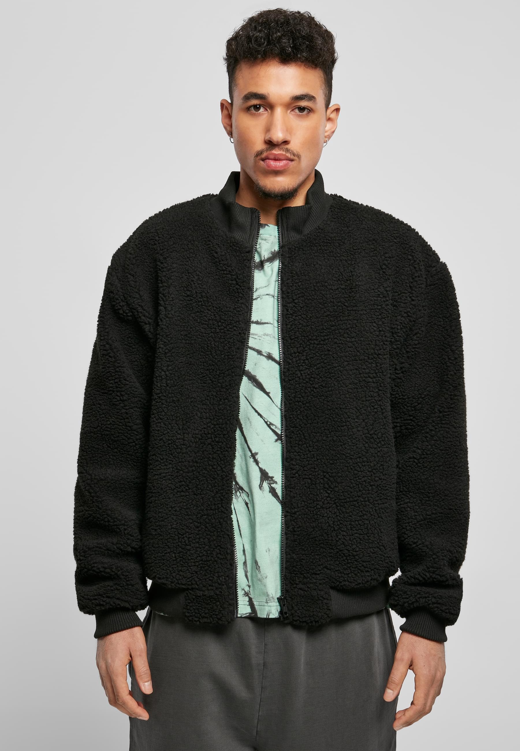 URBAN CLASSICS Winterjacke »Urban Classics Herren Boxy Sherpa Jacket« 1 Stk. tlg. ohne Kapuze