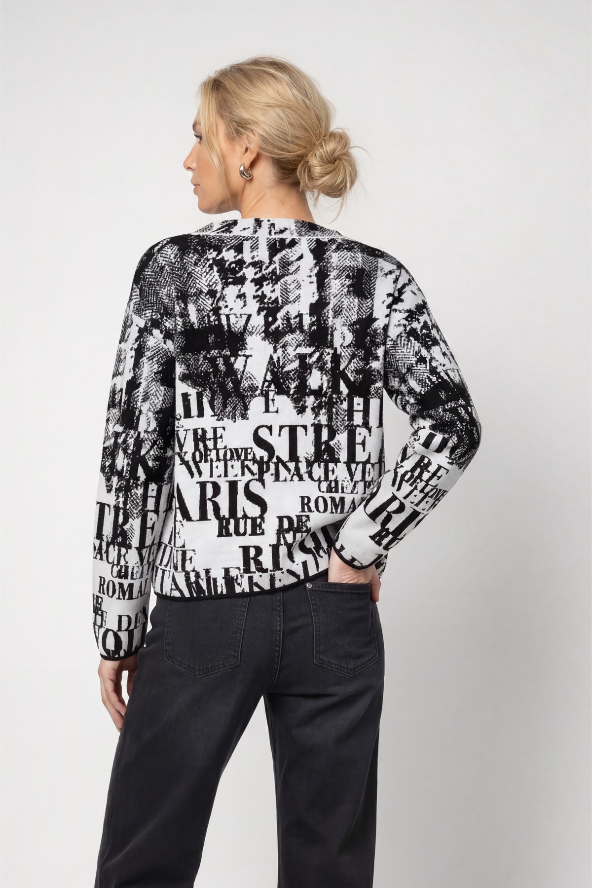 Monari Rundhalspullover »Pullover Buchstabenjacquard« Regular fit mit Rundhalsausschnitt