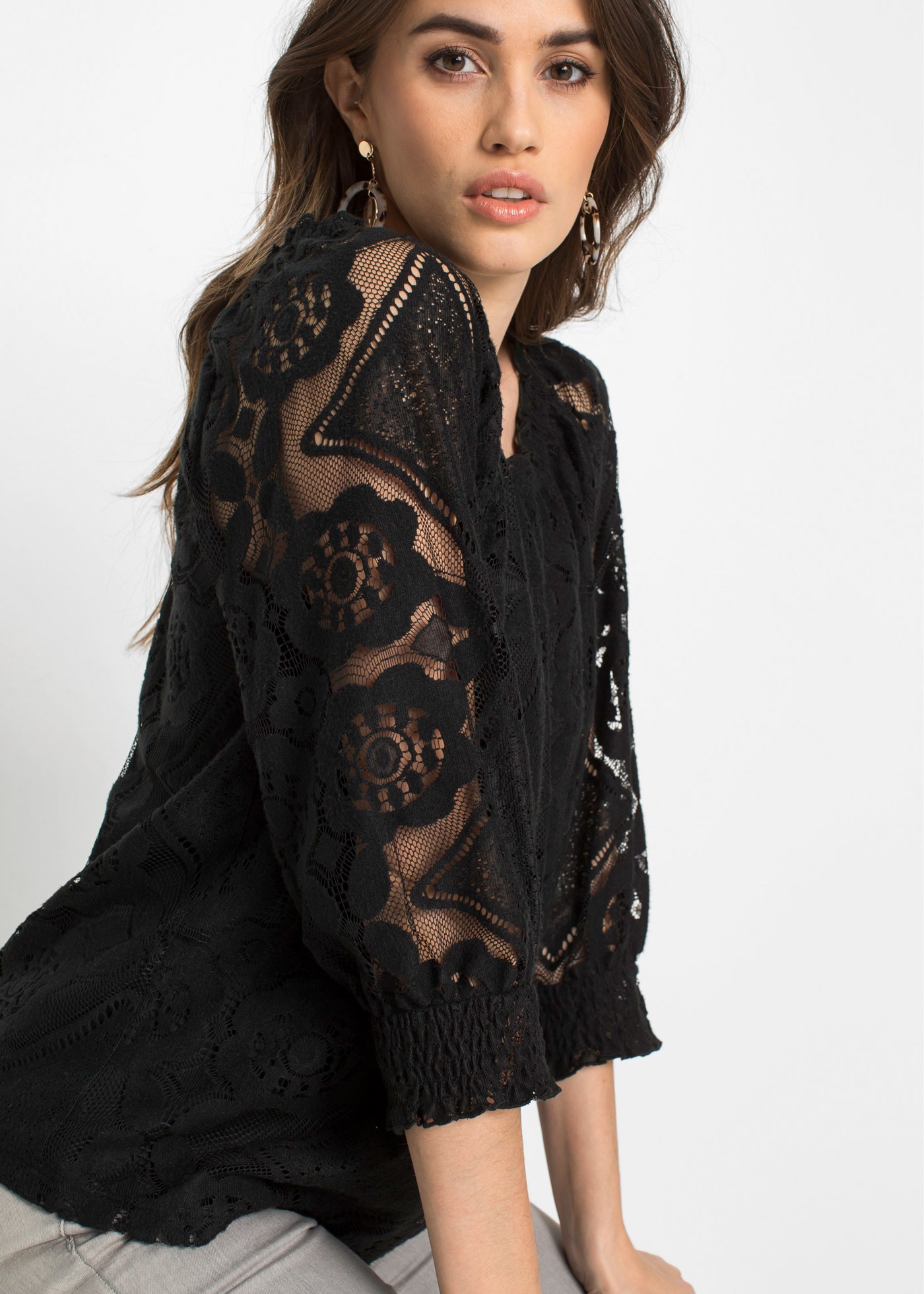 bonprix T-Shirt bequeme Passform, 3/4-Ärmel, mit Spitzen-Design, aus Polyester