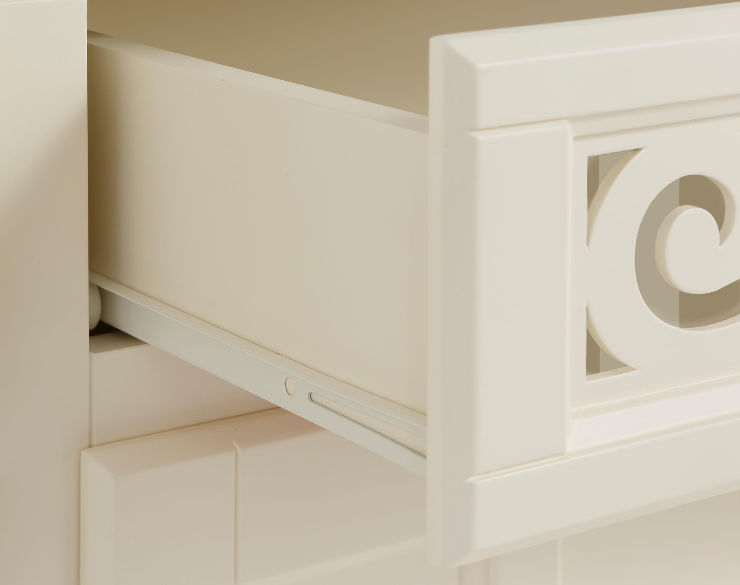 Home affaire Sideboard »Arabeske«, Kommode mit dekorativen Fräsungen, Breite 171cm