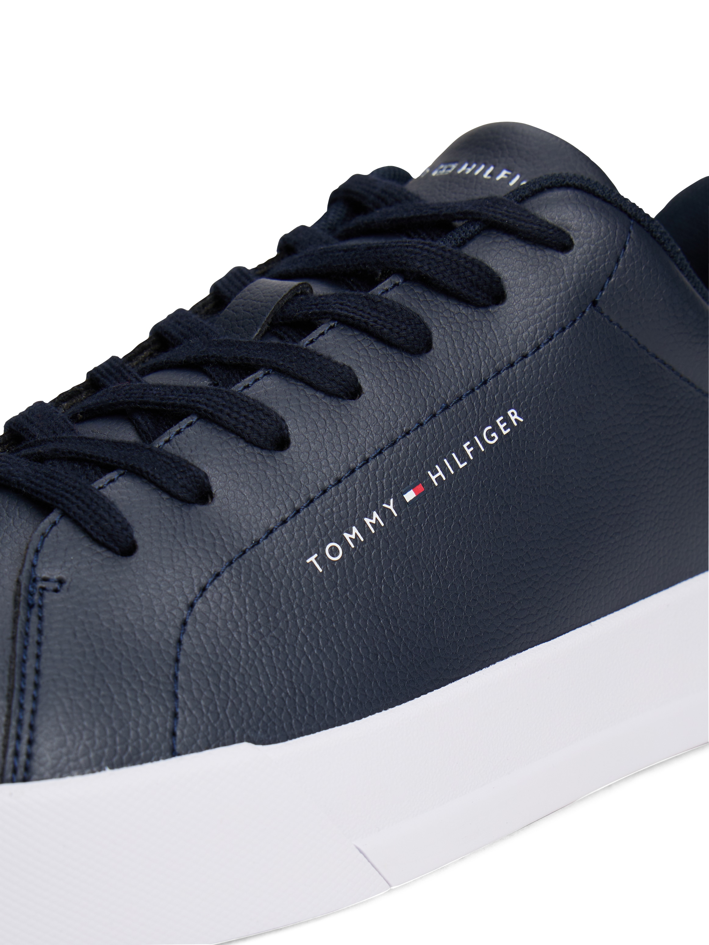 Tommy Hilfiger Sneaker »TH COURT LTH DETAIL ESS«, Freizeitschuh, Halbschuh, Schnürschuh mit seitlichem Logoschriftzug