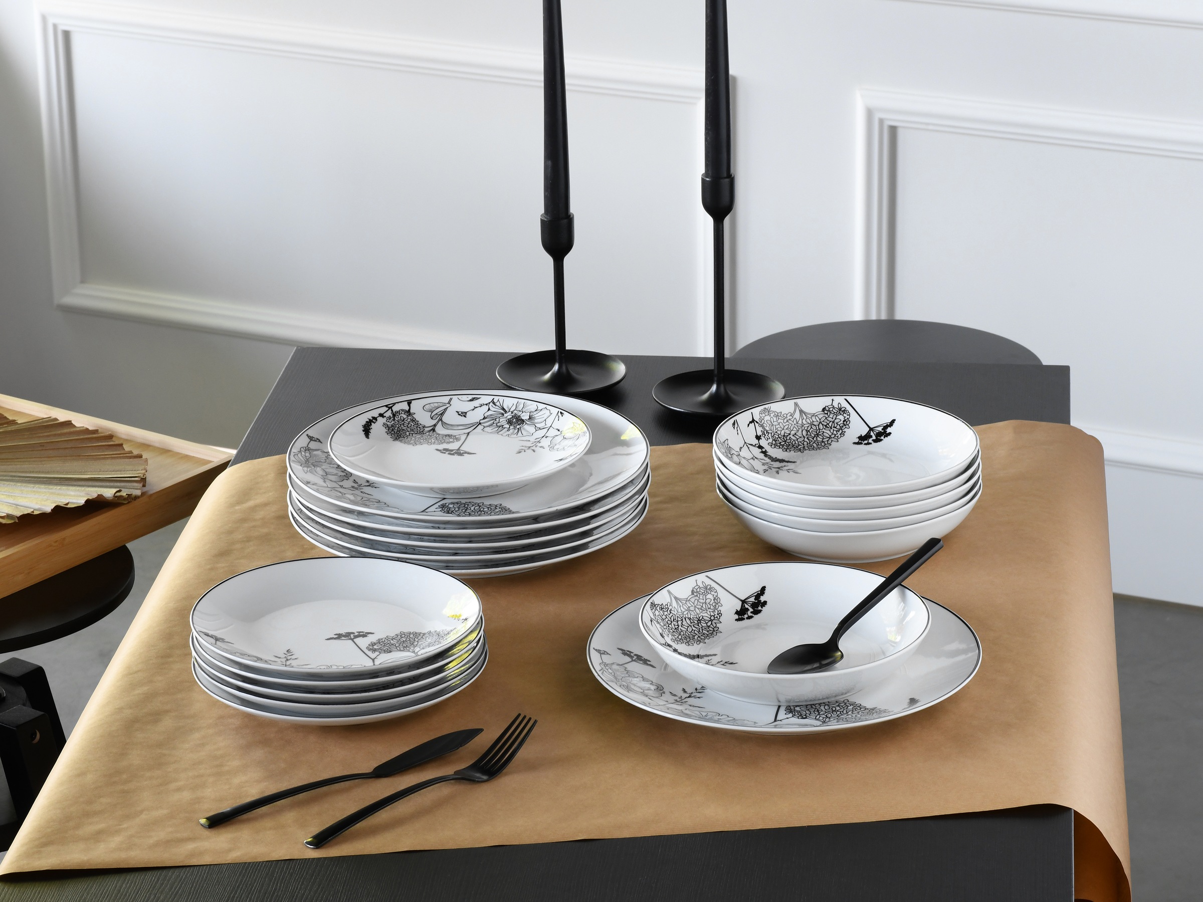CreaTable Teller-Set »Luna Black Flower, Tellerset 18-tlg« Harmonische Coup günstig online kaufen