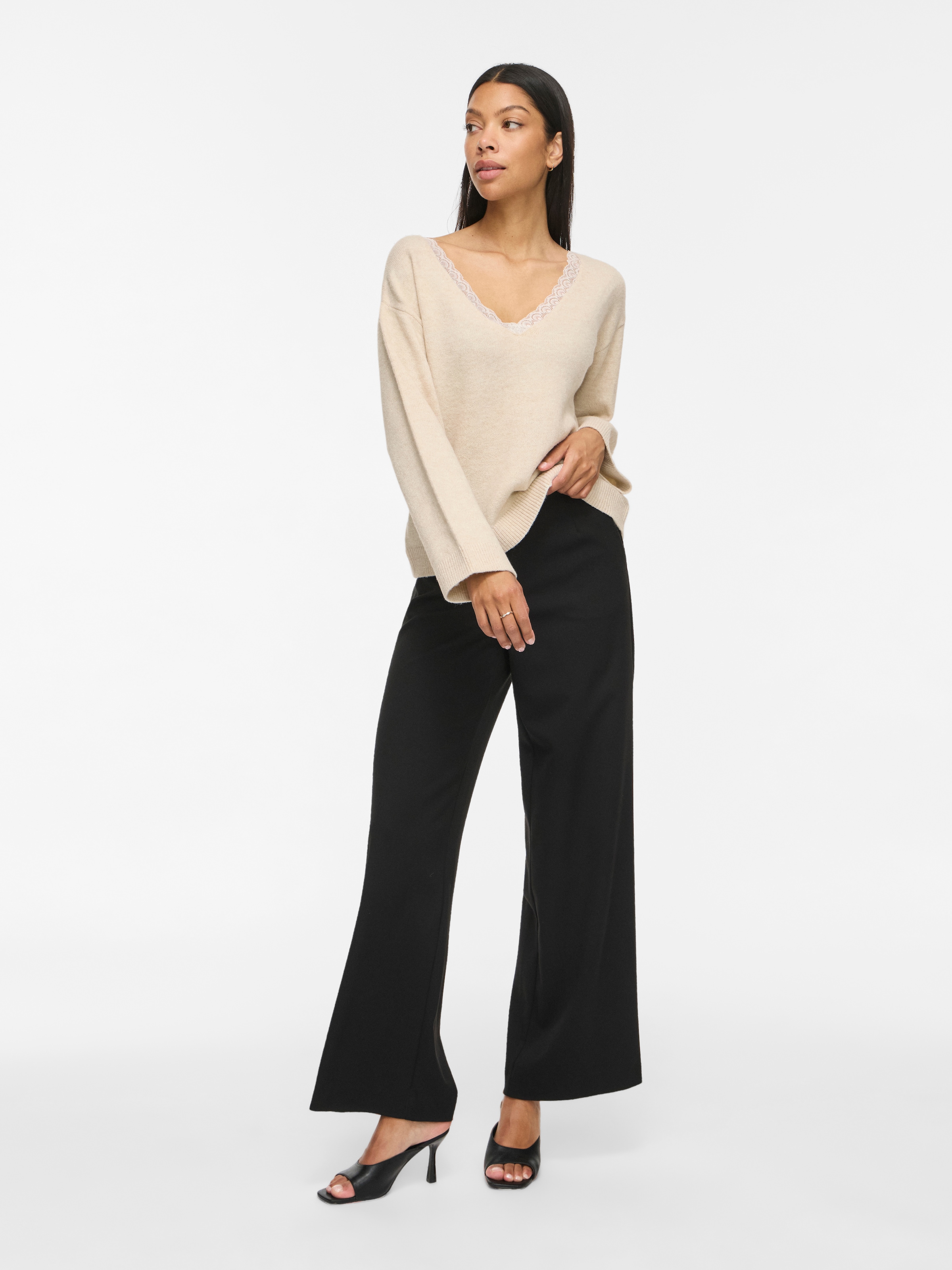 Vila V-Ausschnitt-Pullover »VILIGA L/S V-NECK REV LACE KNIT TOP-NOOS« Materialmix, Spitzen-Detail, regular fit