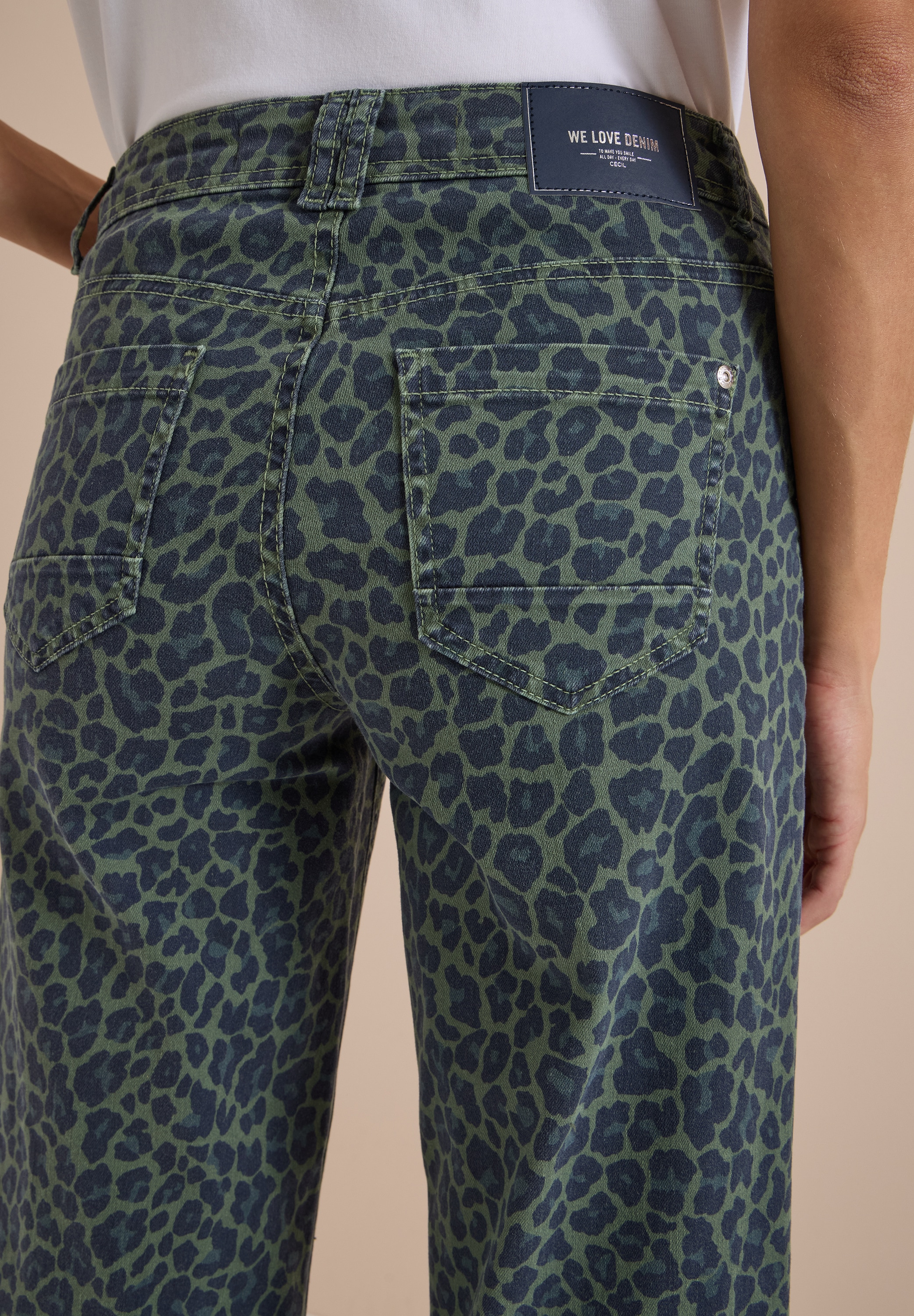 Cecil Loose-fit-Jeans »Style Neele« mit Leo-Muster / Stretch