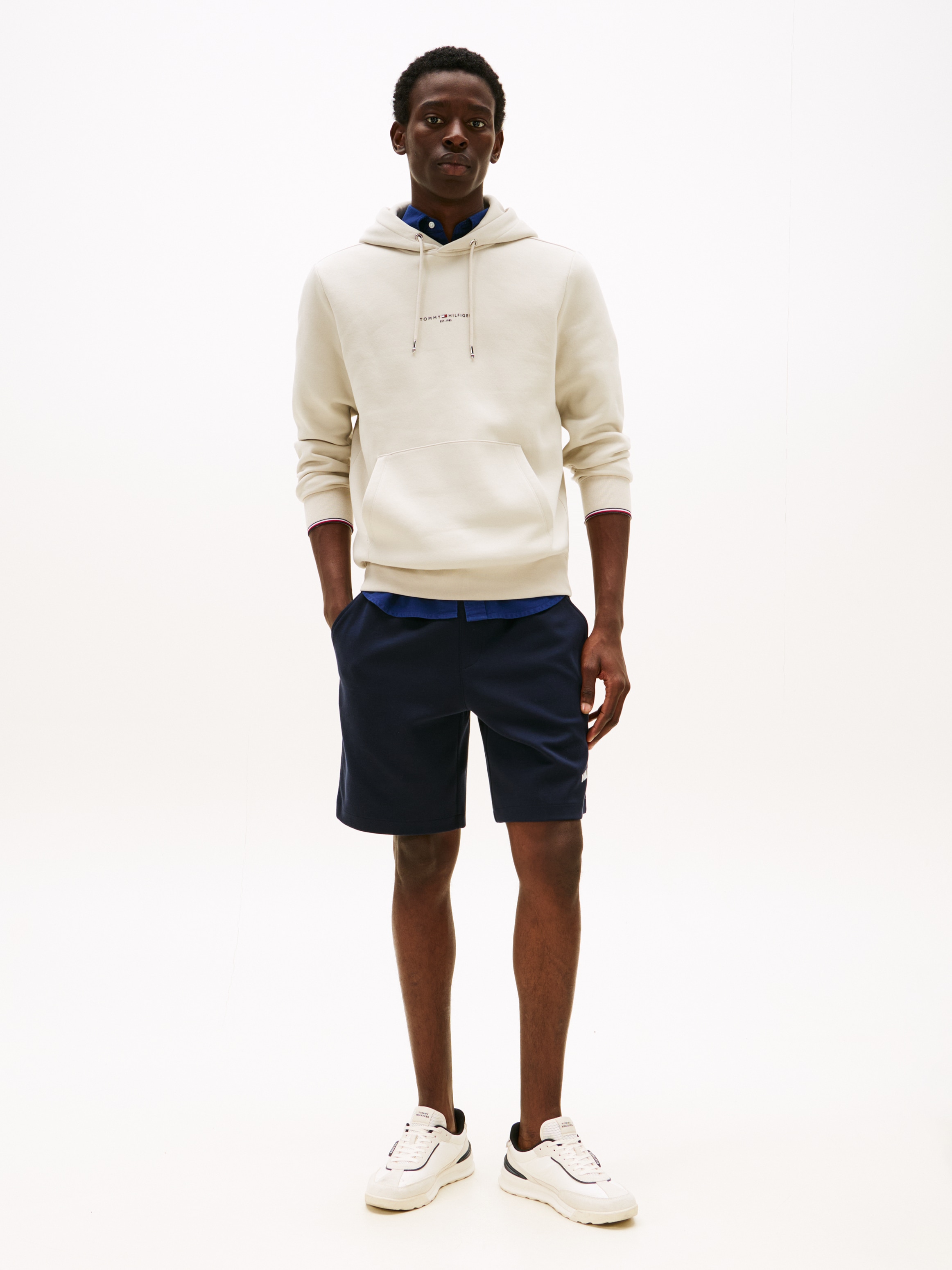Tommy Hilfiger Hoodie »TOMMY LOGO TIPPED HOODY«, Tommy-Tape innen am Ausschnitt, Flag-Stickerei am Ärmel