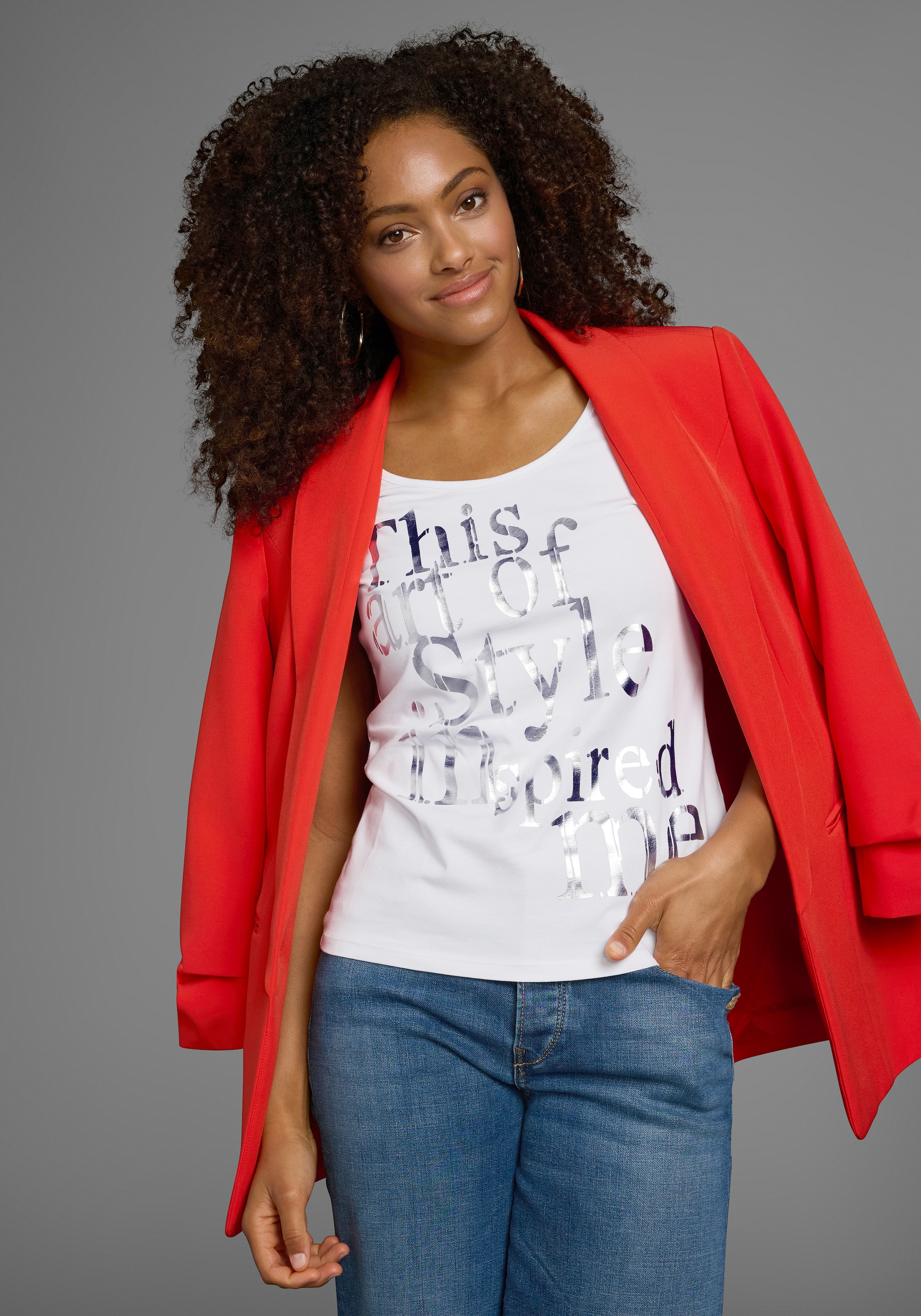 Laura Scott T-Shirt sehr figurbetonte Passform, mit Rundhalsausschnitt