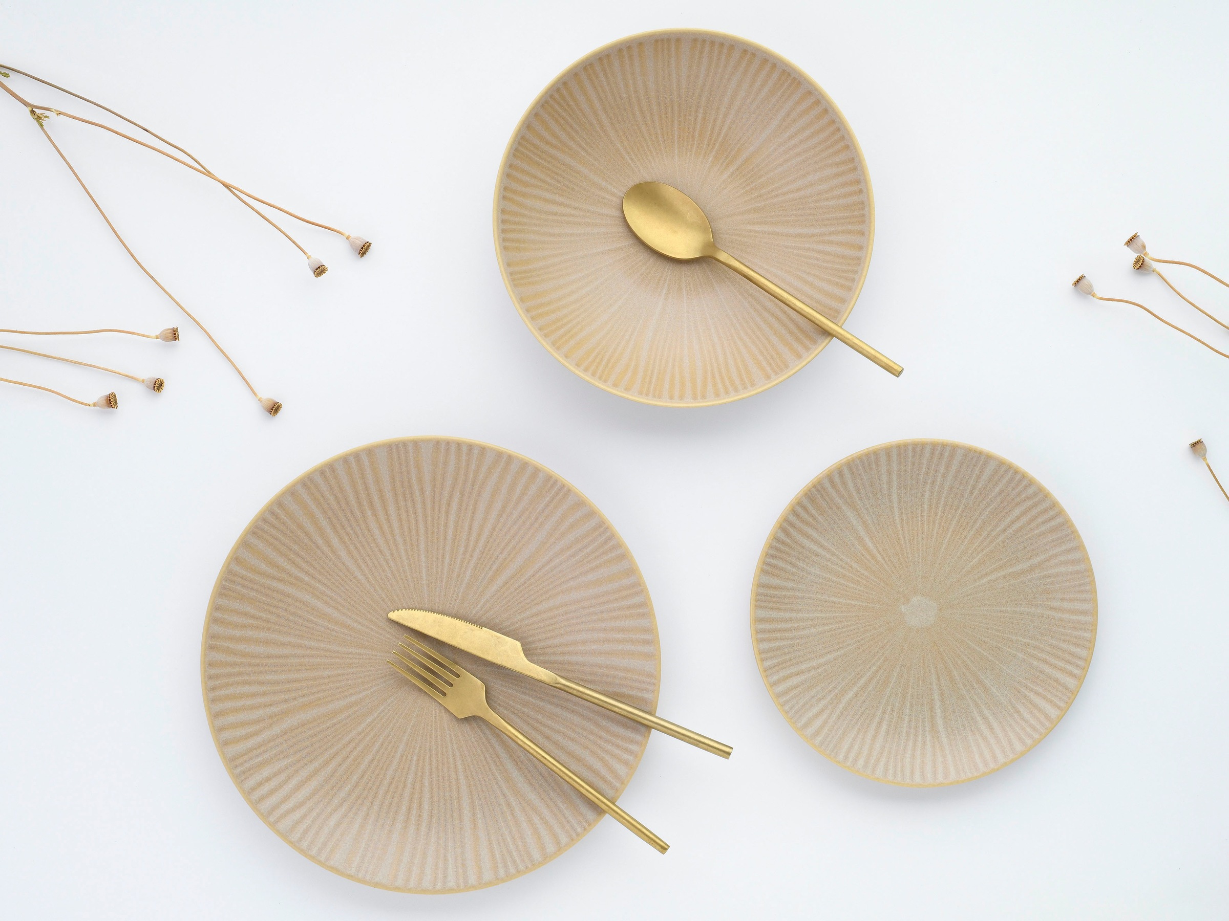 CreaTable Teller-Set »Vesuvio Sand«, (Set, 12 tlg.), seidenmatte Glasur, ausdrucksstarkes Relief