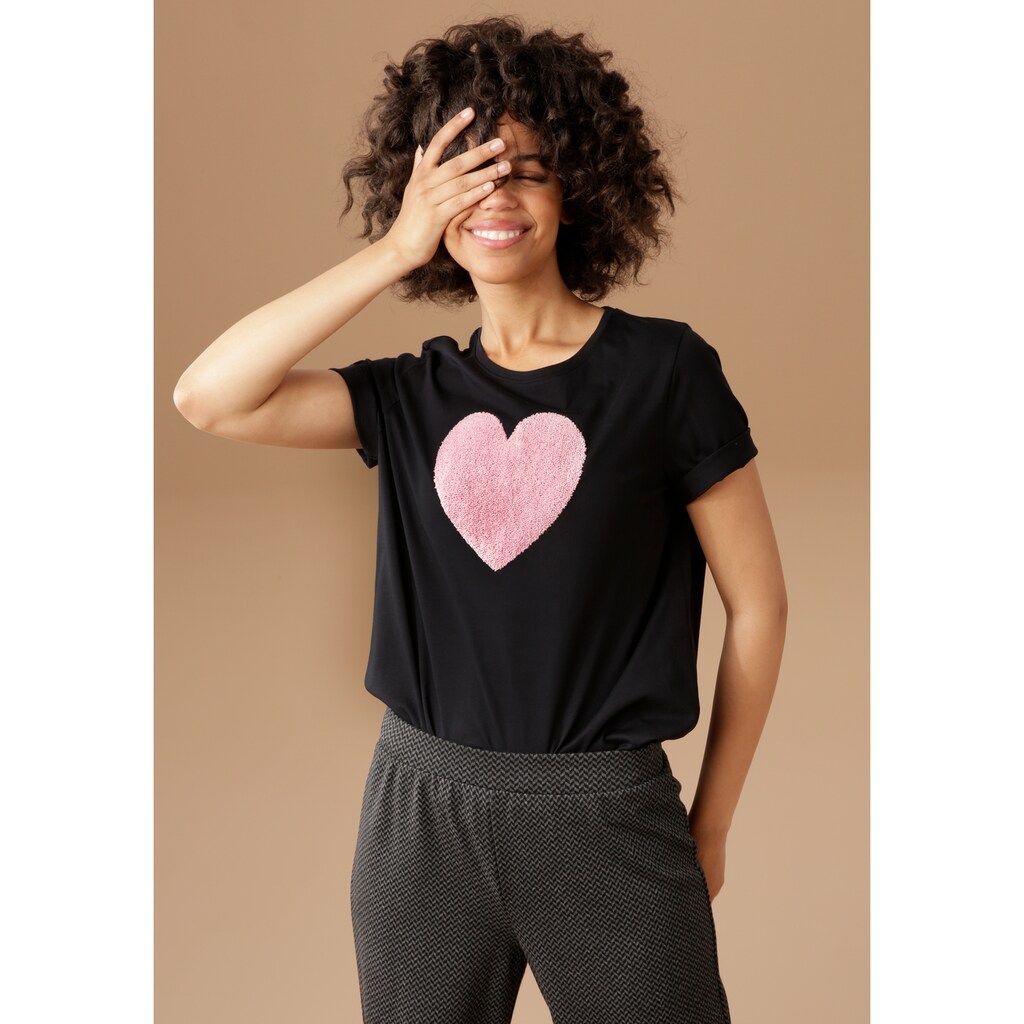 Aniston CASUAL T-Shirt, mi Herz-Applikation aus strukturiertem Frottee