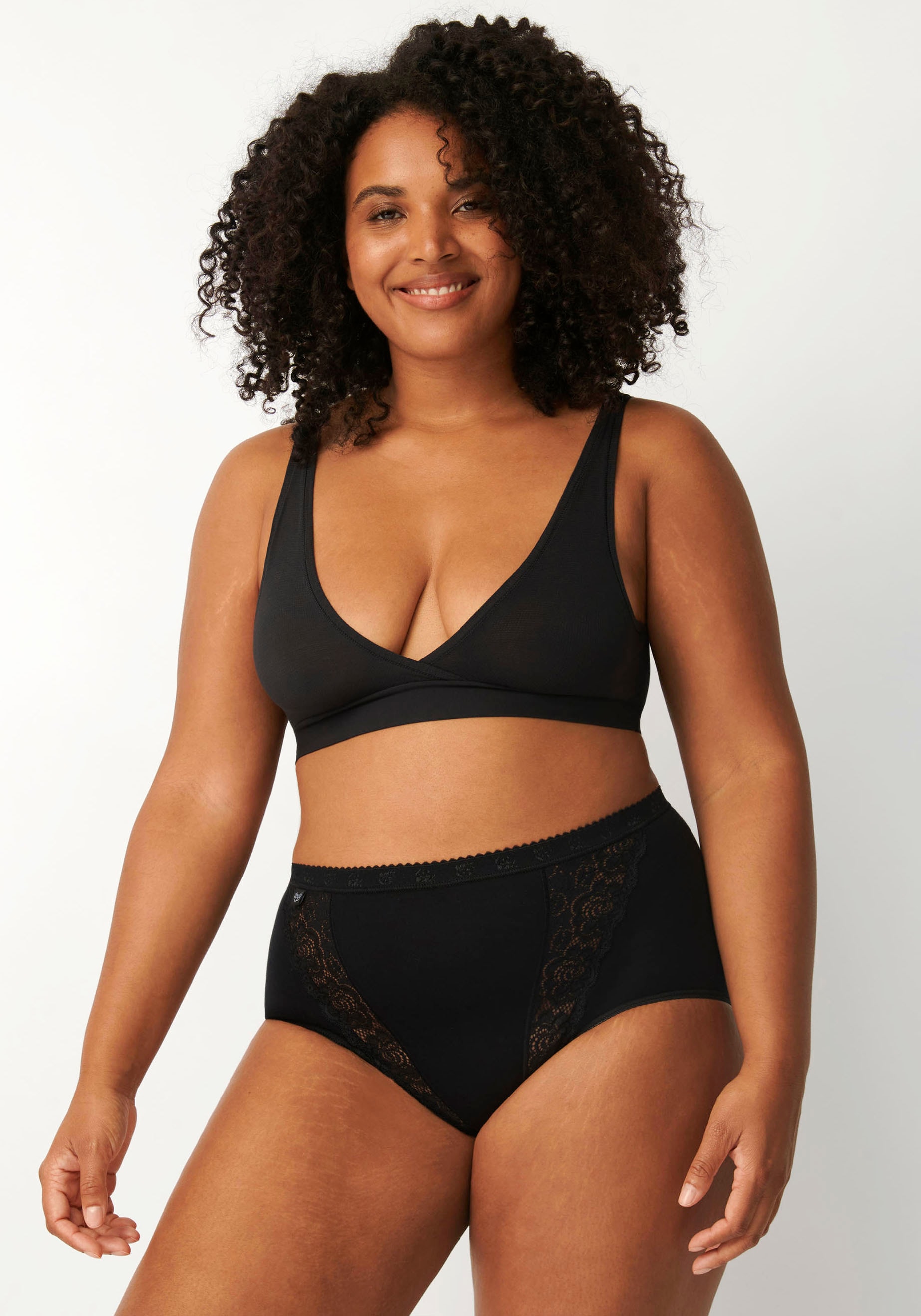 sloggi Slip »Chic Maxi 4P«, (4er Pack), mit elastischen Spitzeneinsätzen