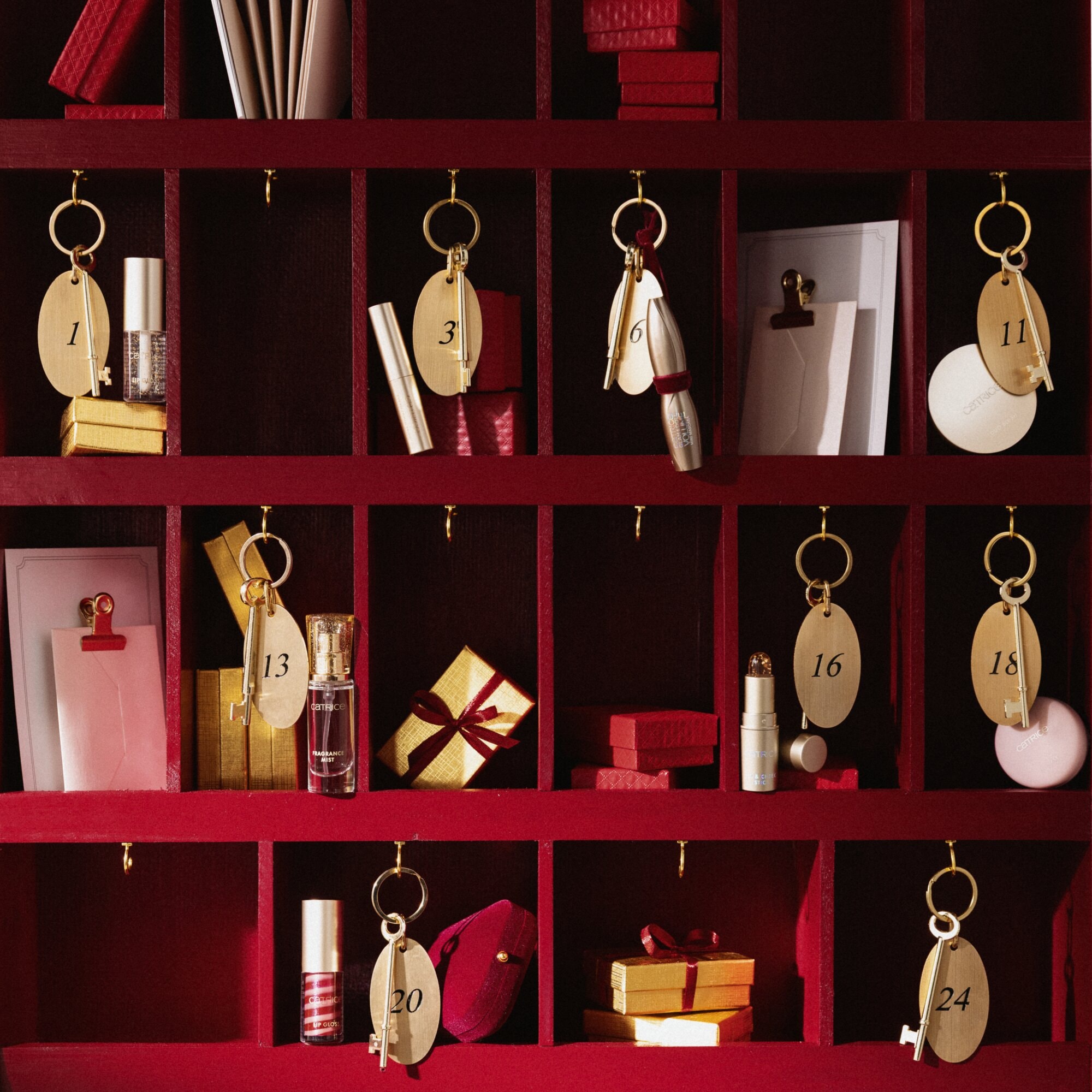 Catrice Kosmetik-Adventskalender »HOUSE OF GOLD ADVENT CALENDAR« ab 14 Jahren