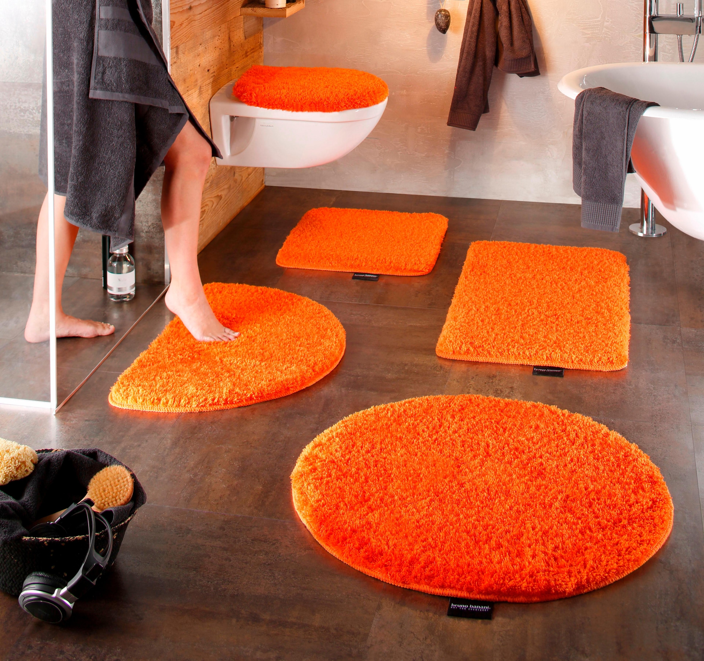 Bruno Banani Badematte »Lana, Badvorleger, Badezimmer Teppich«, rutschhemmend beschichtet, fußbodenheizungsgeeignet-schnell trocknend-strapazierfähig, Badteppich, Badematten, unifarben, auch als 3 teiliges Set & rund