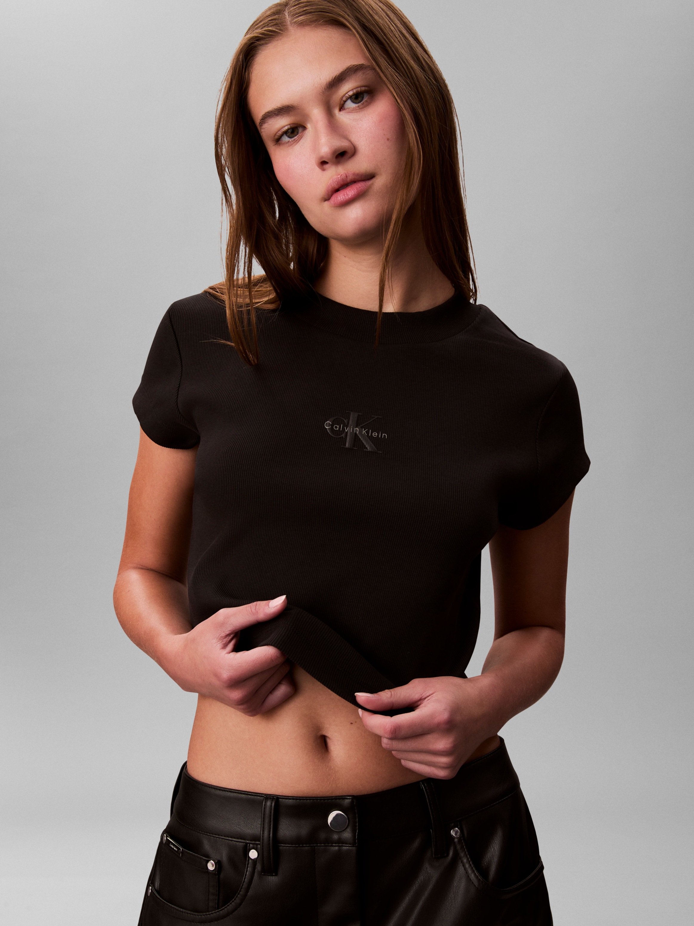 Calvin Klein Jeans T-Shirt »MONOGRAM BABY TEE« Rundhalsausschnitt, taillenlang